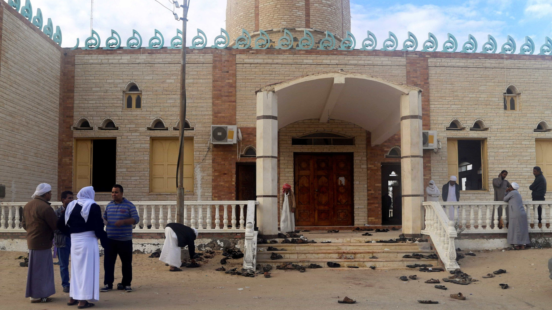 Sobe para 305 o número de mortos no ataque à mesquita em Sinai