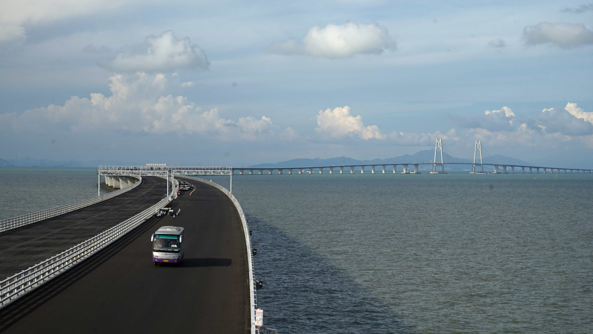 Chineses se preparam para inaugurar maior ponte do mundo