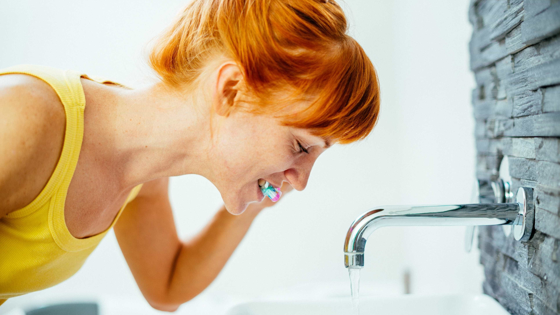 Como o hábito de escovar os dentes pode reduzir o risco de câncer