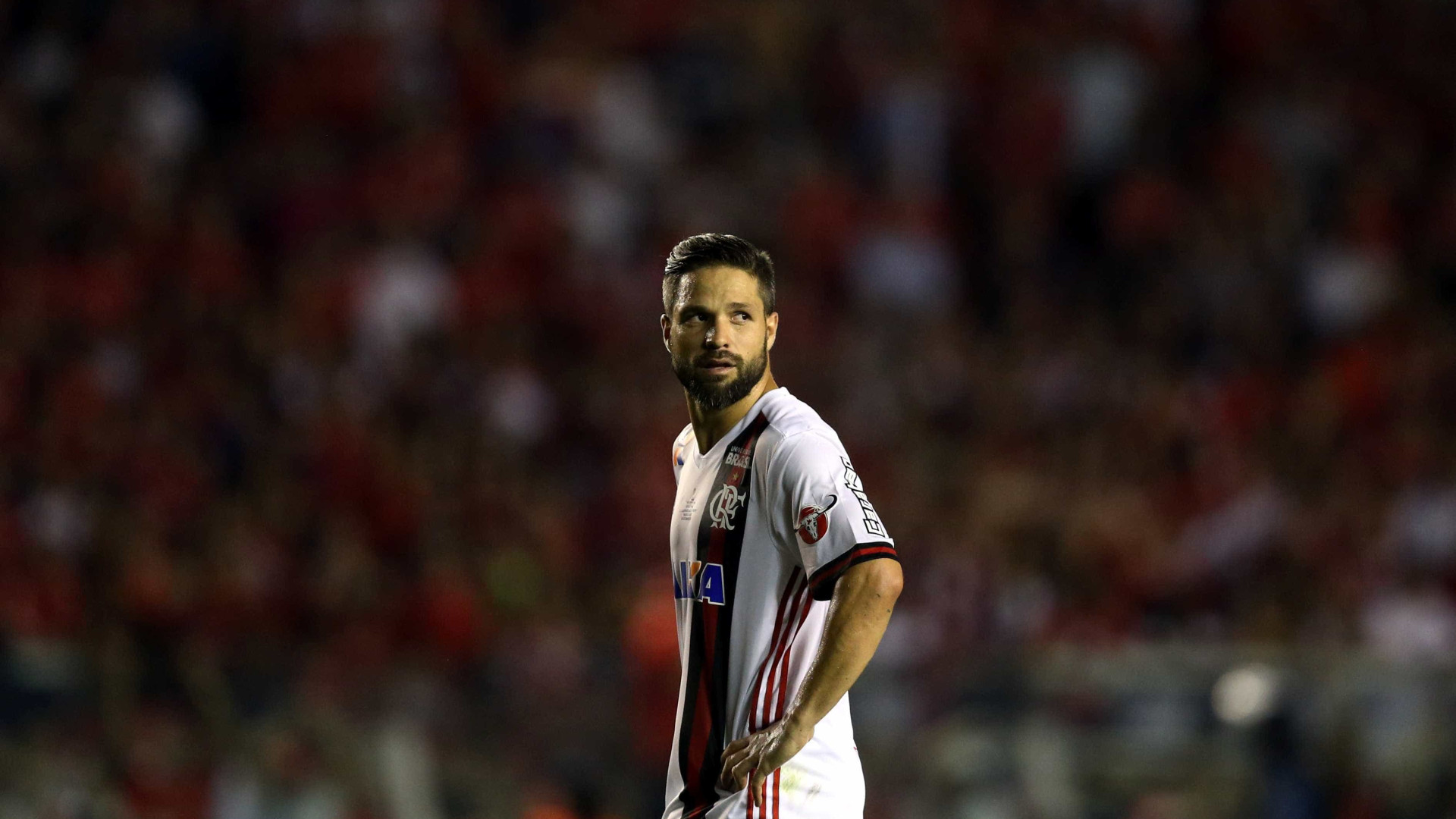 Derrota não abala, e Flamengo aposta em virada por título no Maracanã