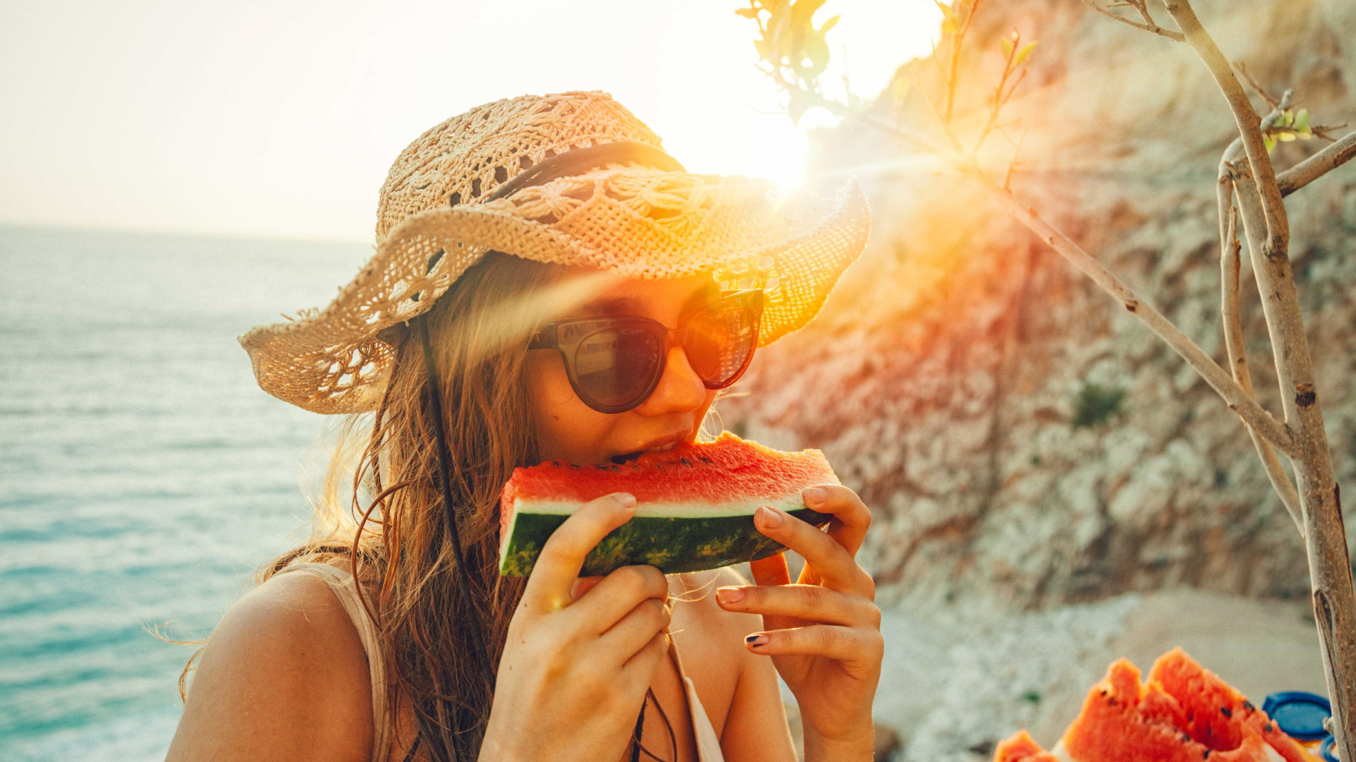 Confira 6 alimentos que bloqueiam os efeitos dos raios UV no verão
