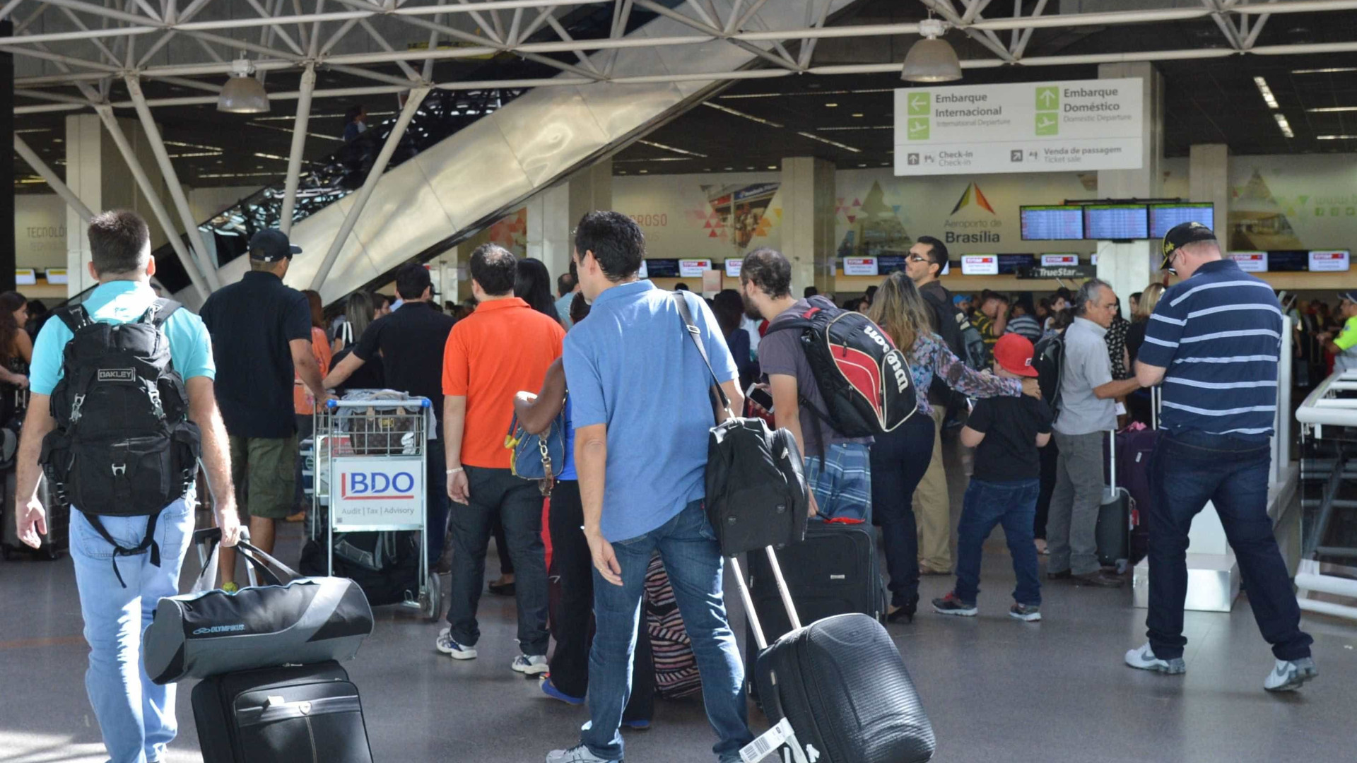 Greve corta abastecimento de combustível no Aeroporto de Brasília