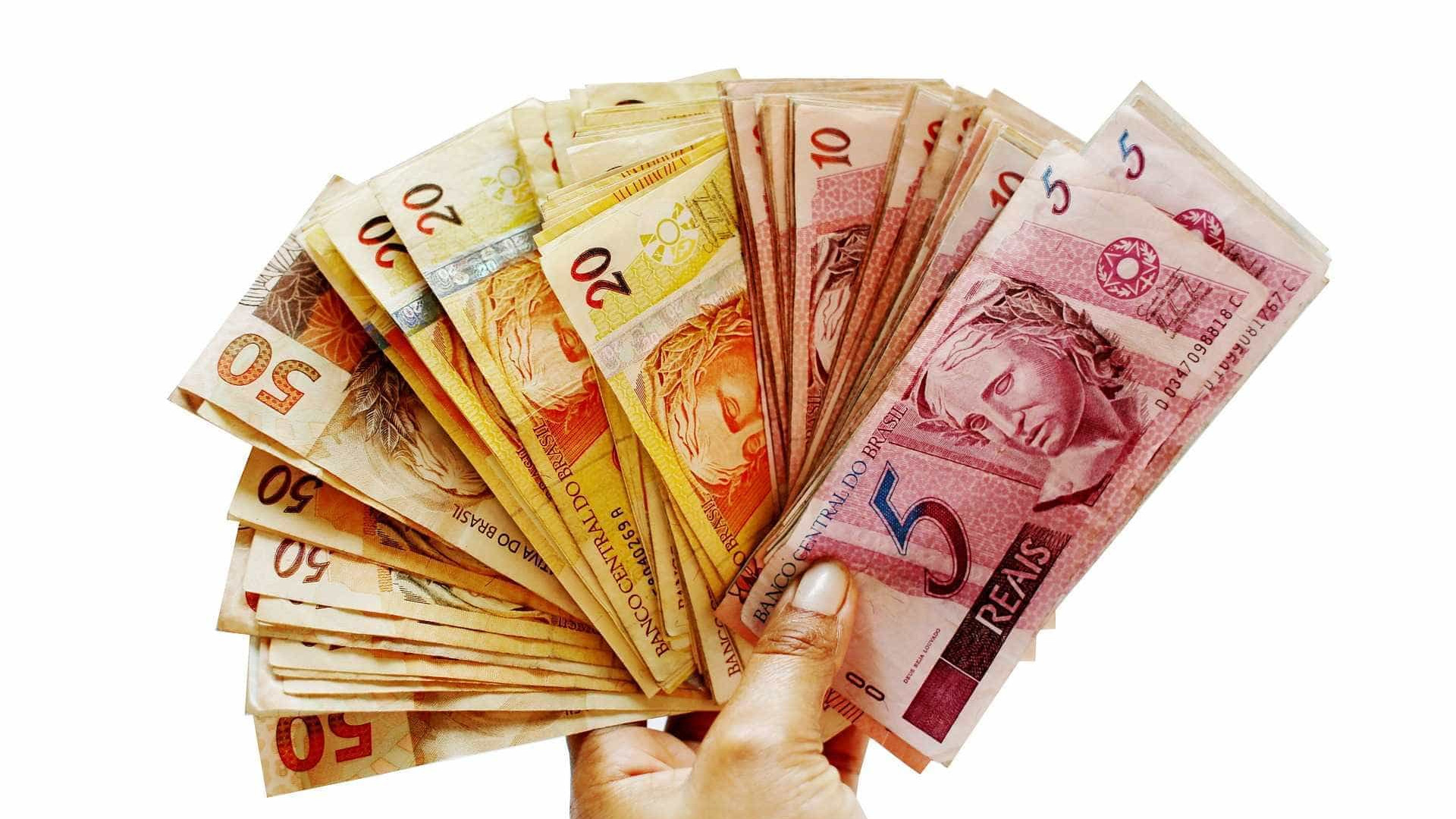 Com salário mínimo menor, governo poupará R$ 3,4 bi