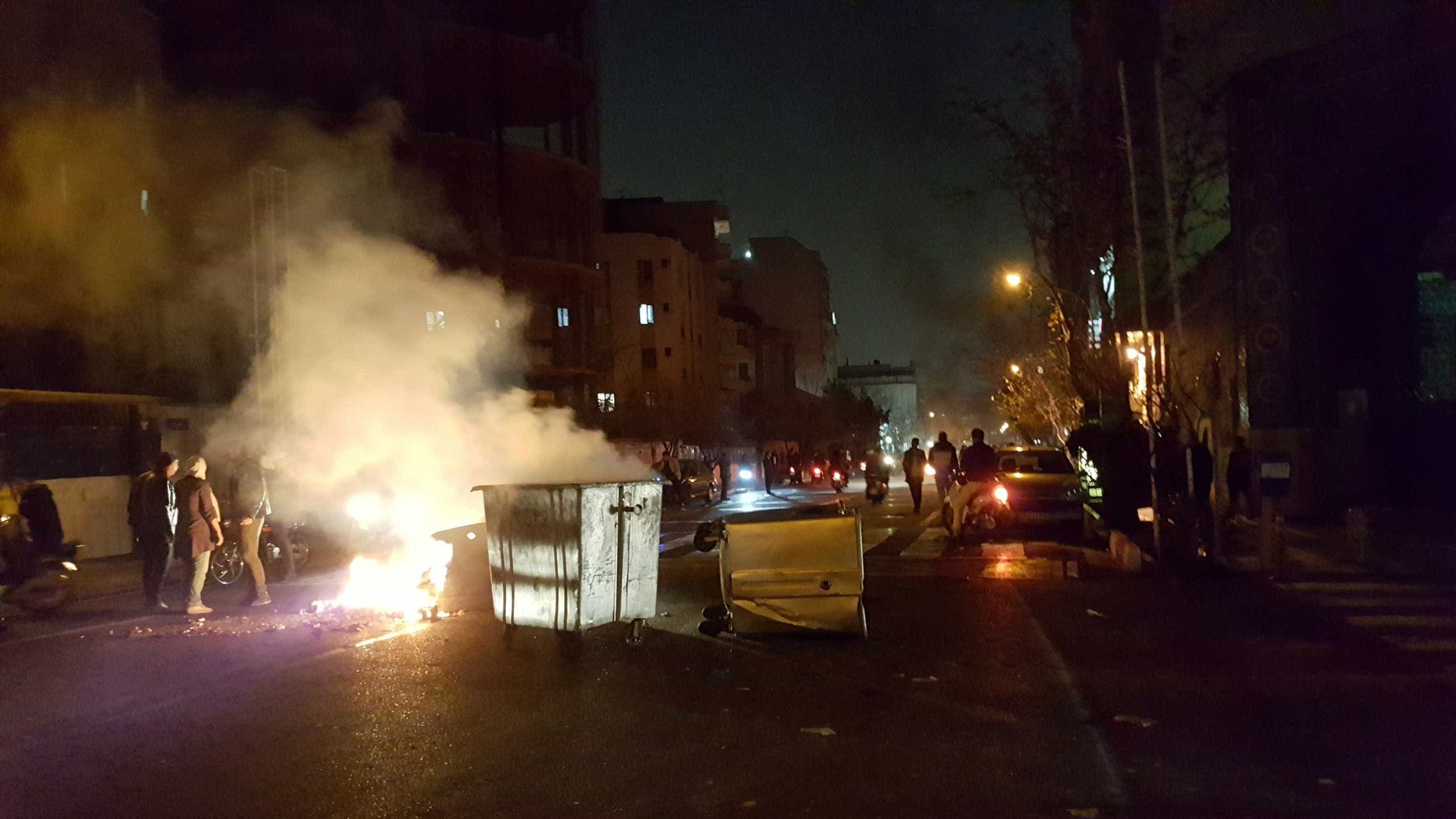 Número de vítimas de protestos populares no Irã sobe para 12