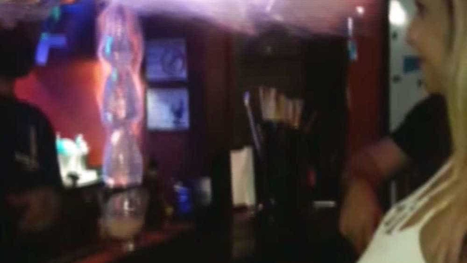 Jovem fica com corpo em chamas durante 'show' com bebida alcoólica