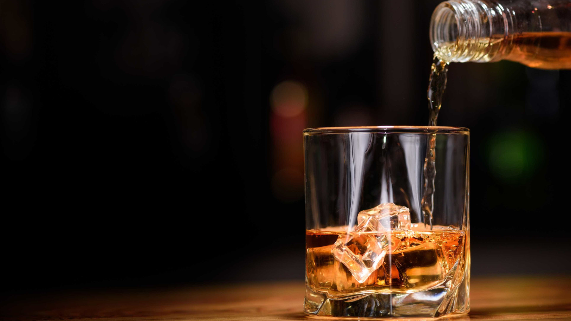 Consumo de bebidas alcoólicas aumenta risco de câncer porque altera DNA
