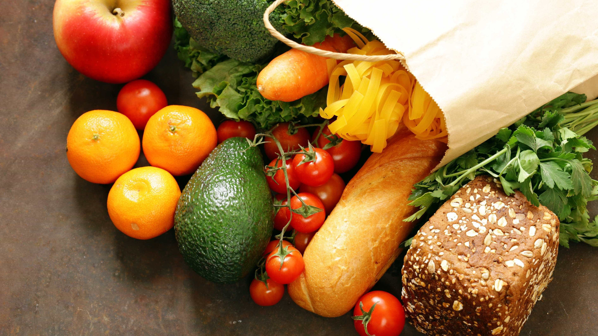 Saudável e barata: como economizar dinheiro com a alimentação