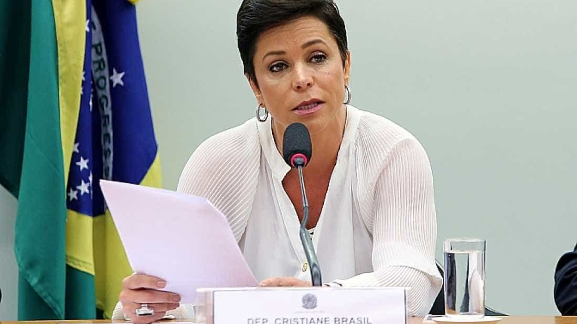 Mesmo suspensa, Cristiane Brasil mantém influência em ministério