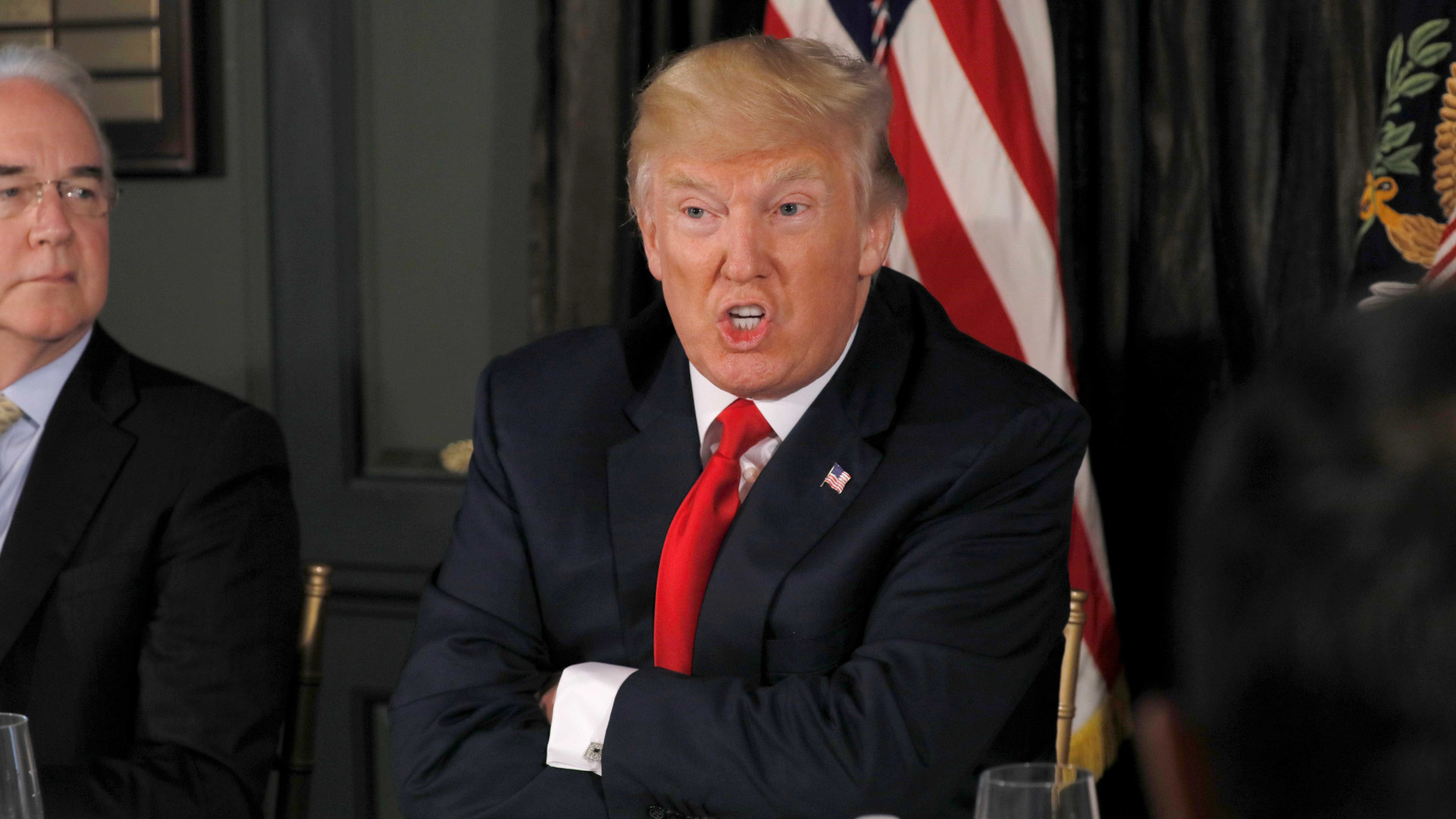 Trump critica imigrantes que vêm de 'países de merda', diz imprensa