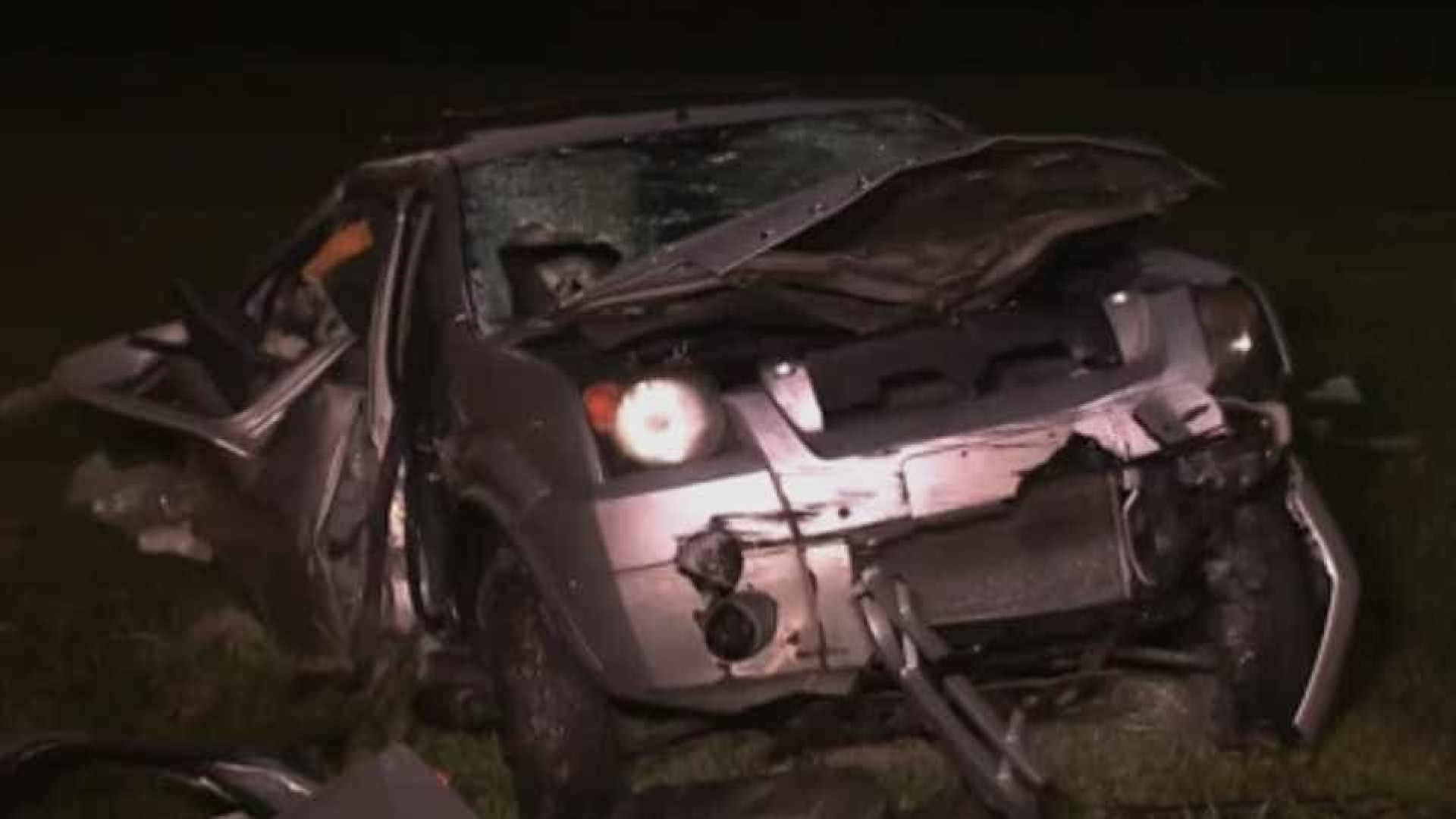 Carro que fazia racha mata 2 e deixa 6 feridos na Imigrantes, em SP