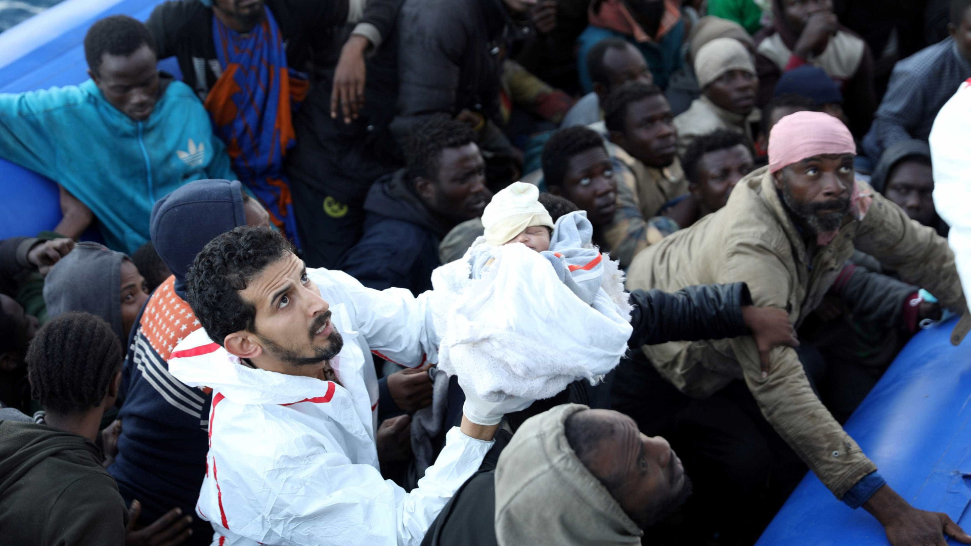 Naufrágio na Líbia mata 50 e deixa mais de 90 desaparecidos