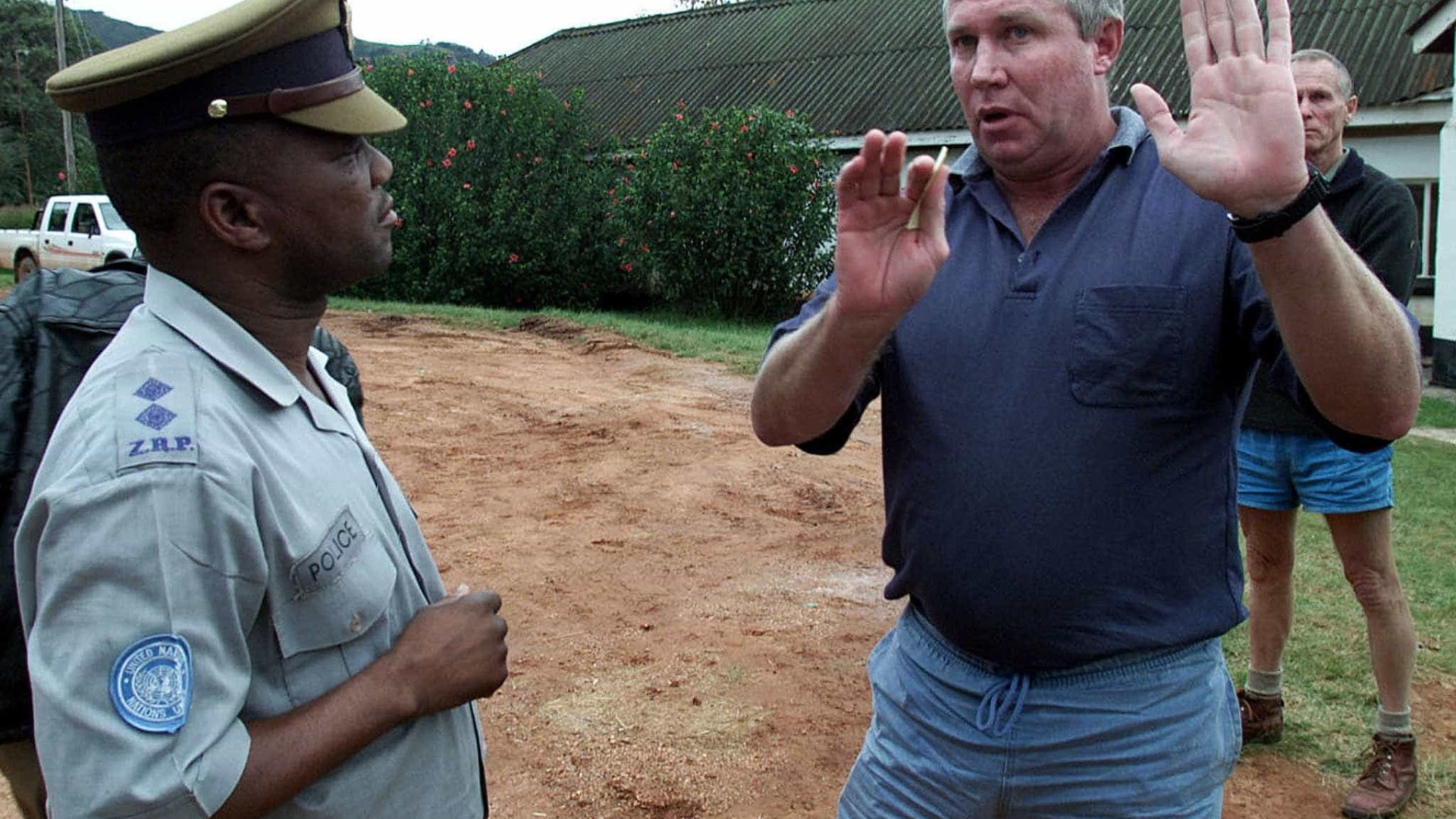 Líder de oposição no Zimbábue morre em acidente aéreo