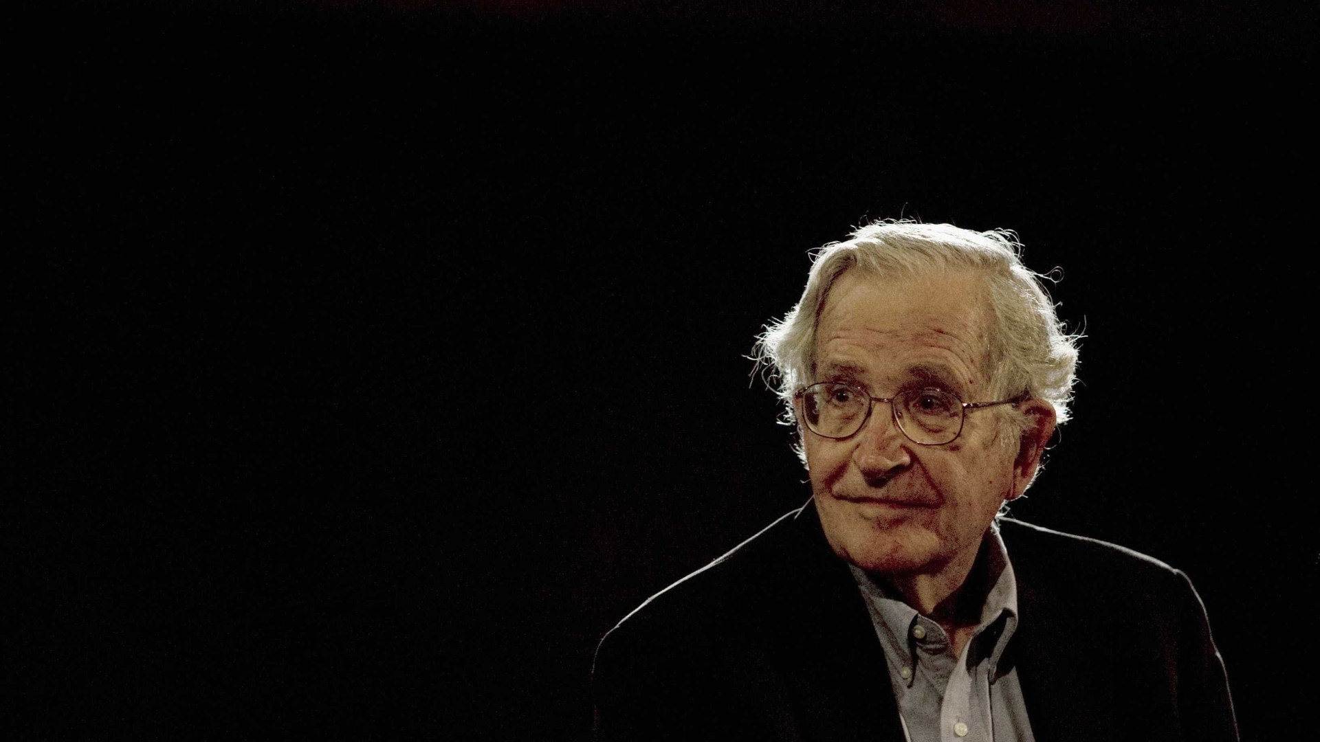 Linguista norte-americano Noam Chomsky grava vídeo em apoio a Lula