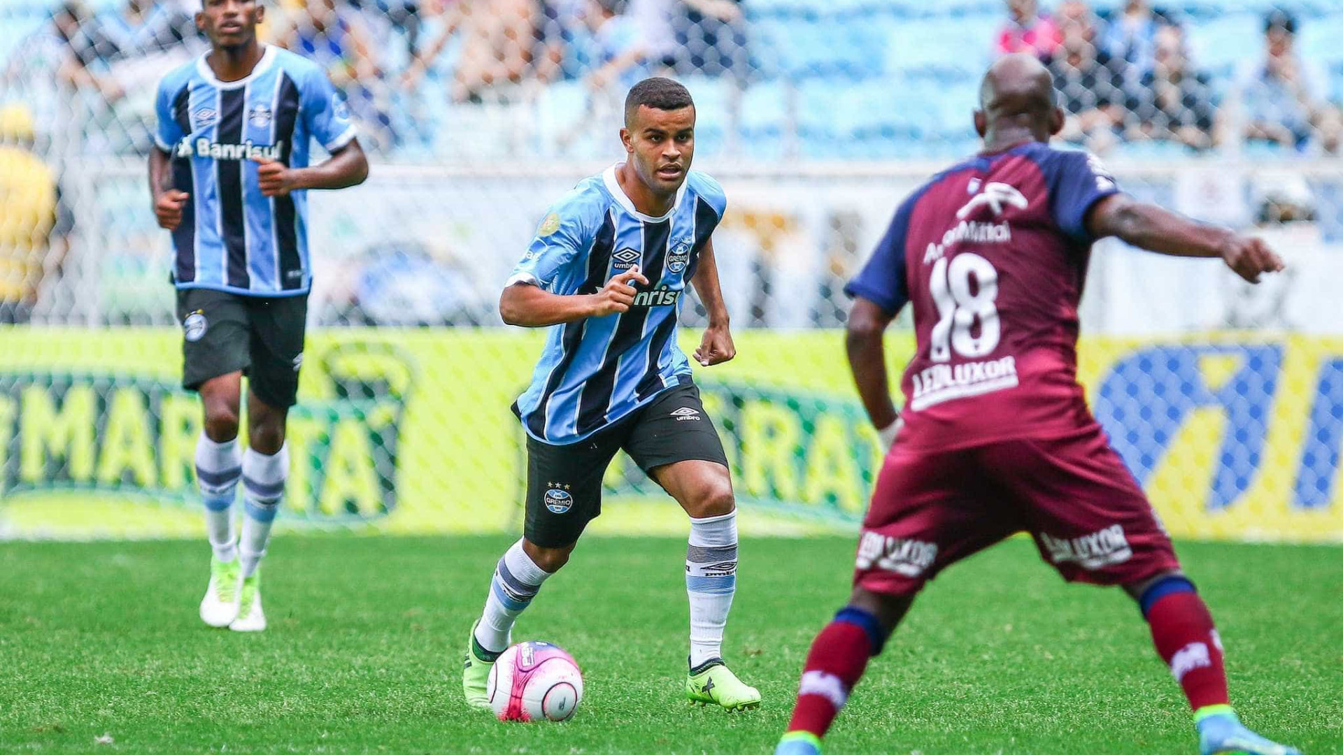 Em casa, Grêmio leva virada e perde jogo de 8 gols para o Caxias