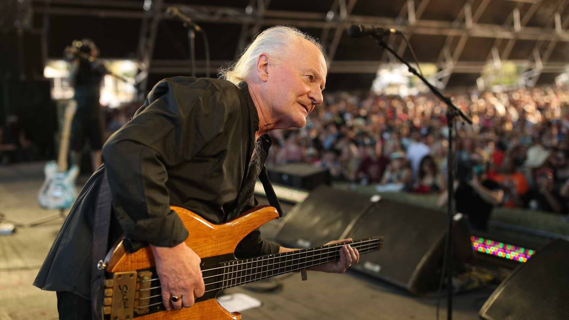 Jim Rodford, baixista do Kinks e do Zombies, morre após cair de escada