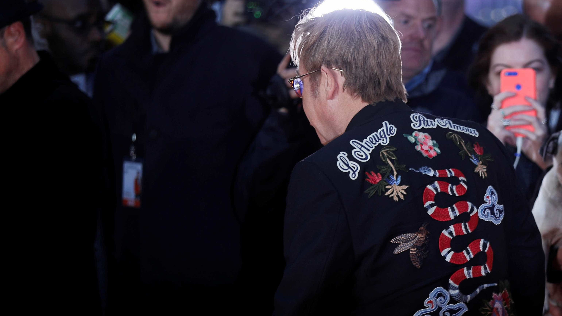 Elton John vai encerrar carreira, diz jornal
