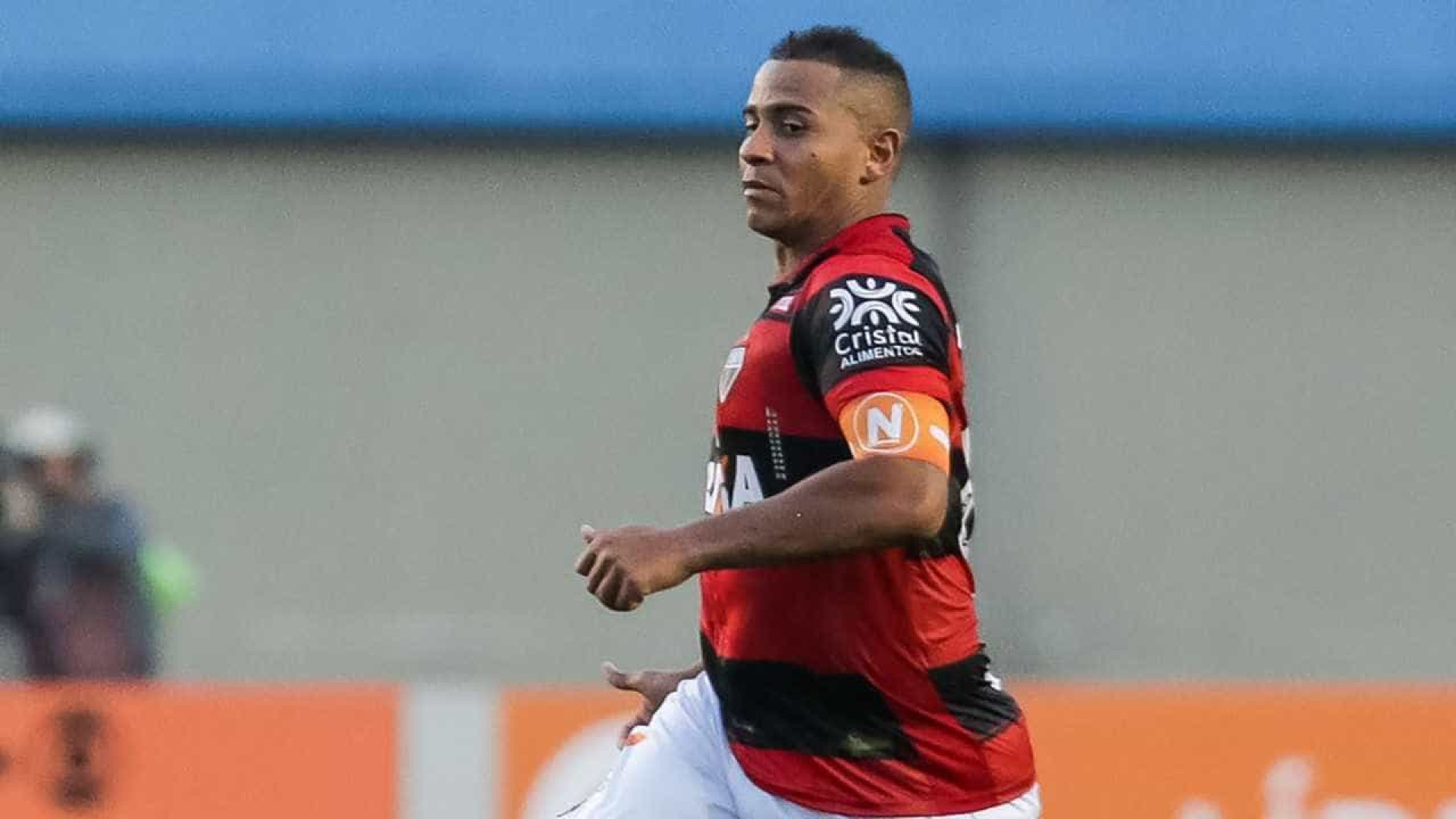 Jogador faz apelo após desaparecimento do pai