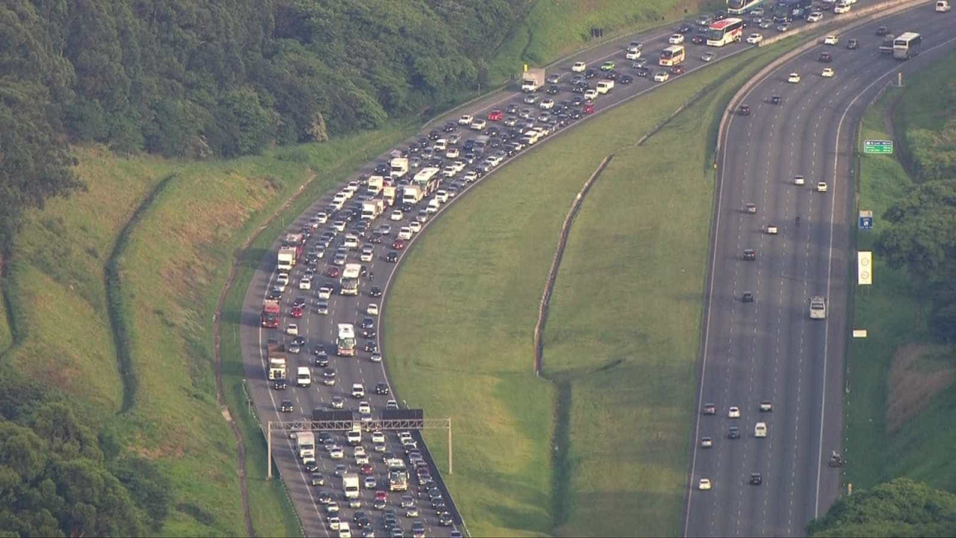 SP terá tráfego intenso nas rodovias na volta do feriadão