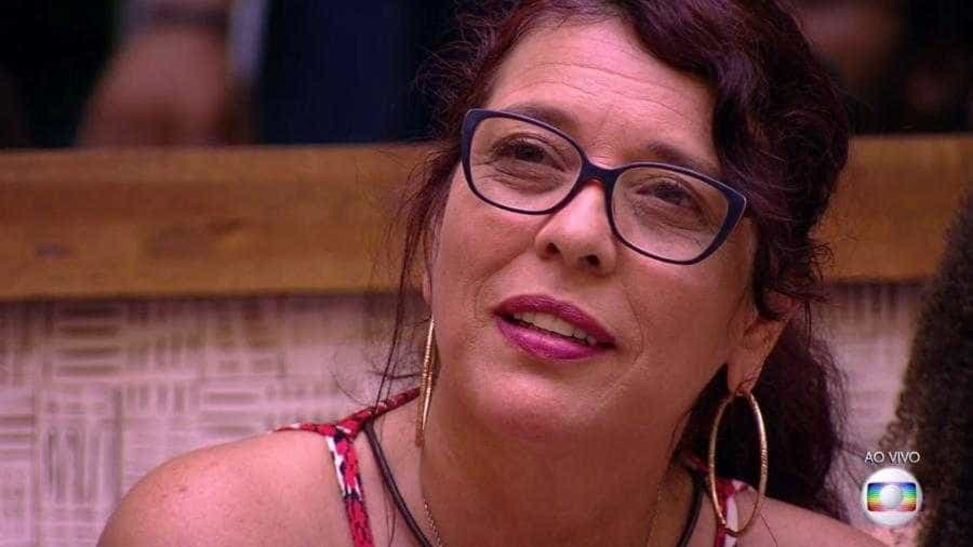 Mara é a 1ª eliminada do BBB18 e faz protesto ao vivo: 'Fora Temer'