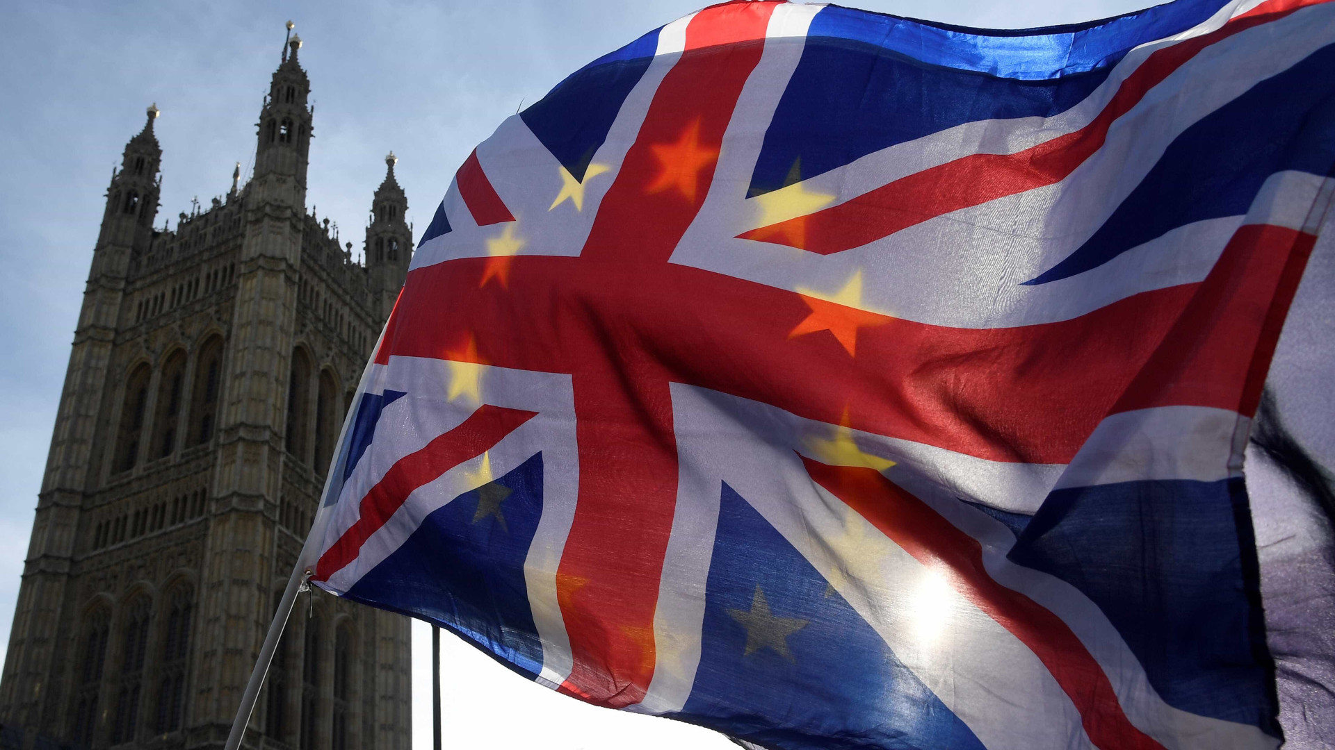 May contra direitos iguais para cidadãos da UE que cheguem após 'Brexit' May contra direitos iguais para cidadãos da UE que cheguem após 'Brexit'