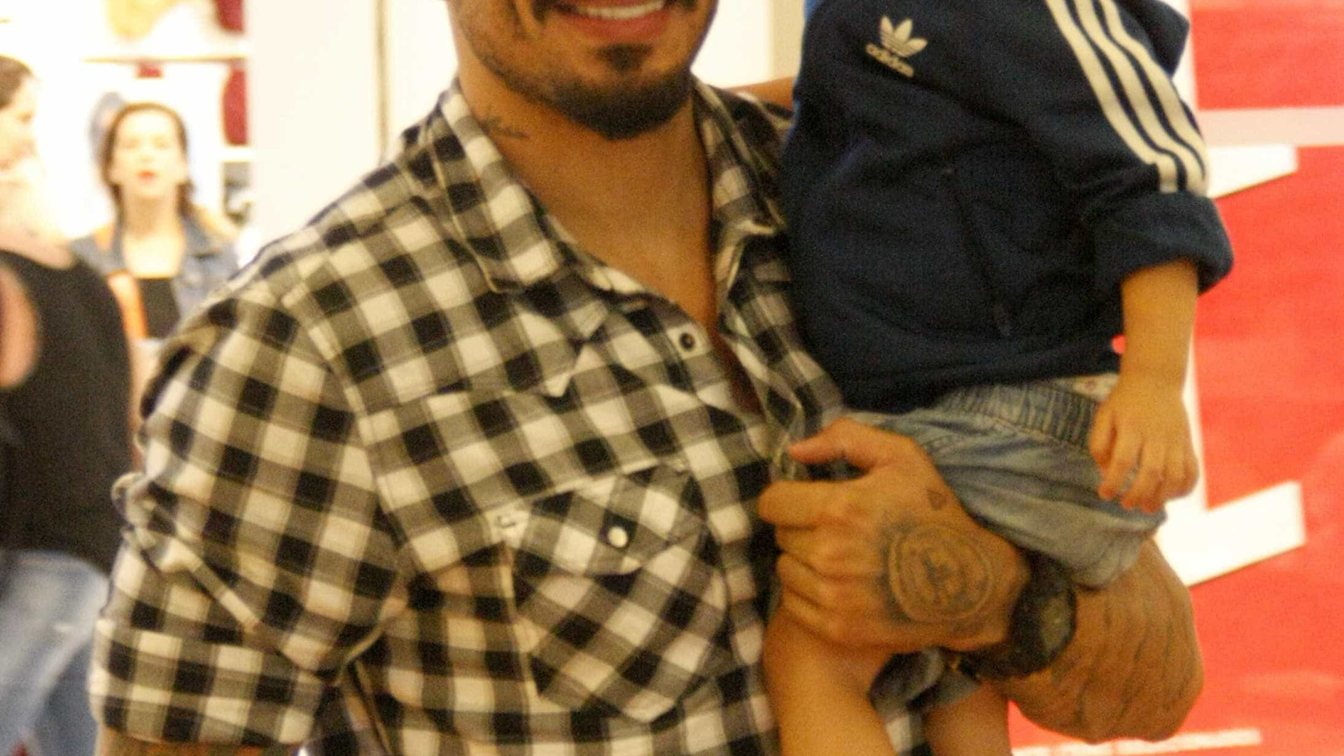 Fernando, do BBB 15, está namorando ex-mulher de global