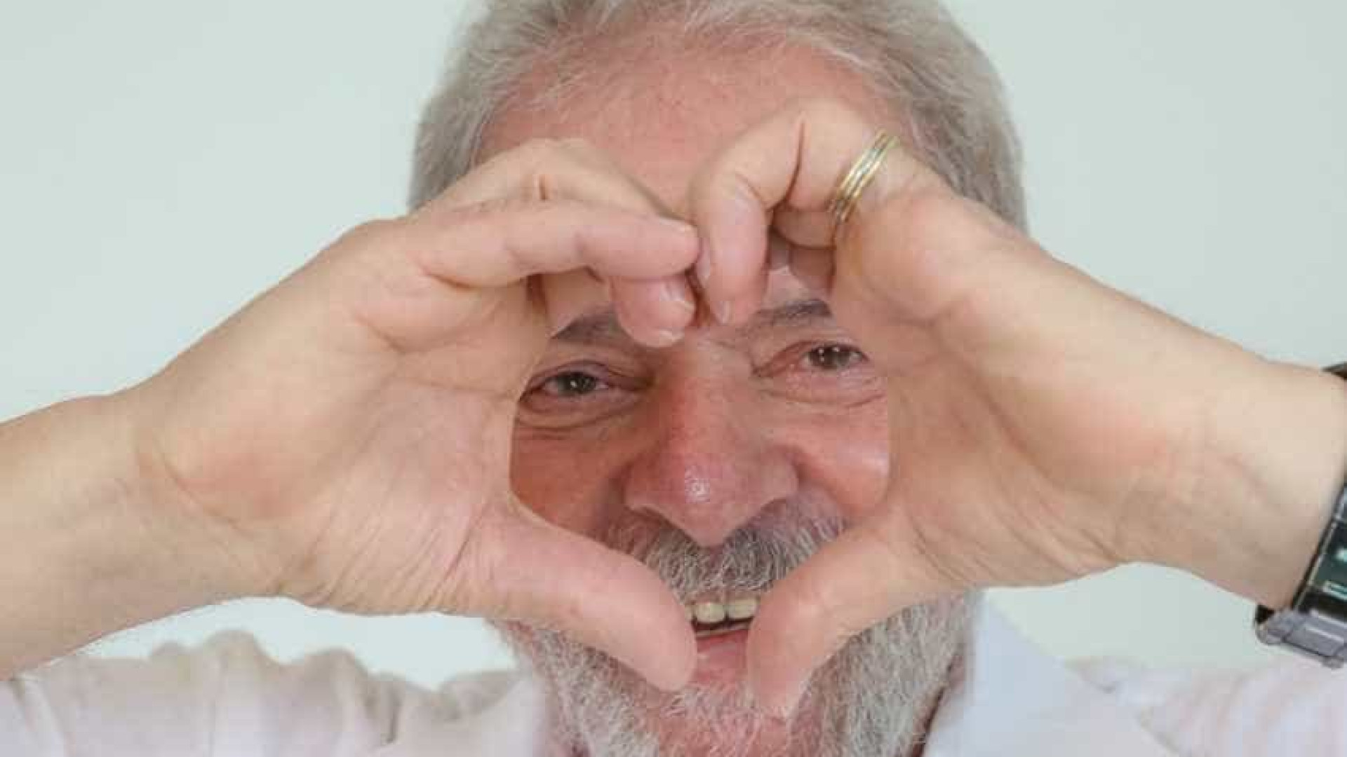 Lula recebe em média 5 cartas por dia de pretendentes