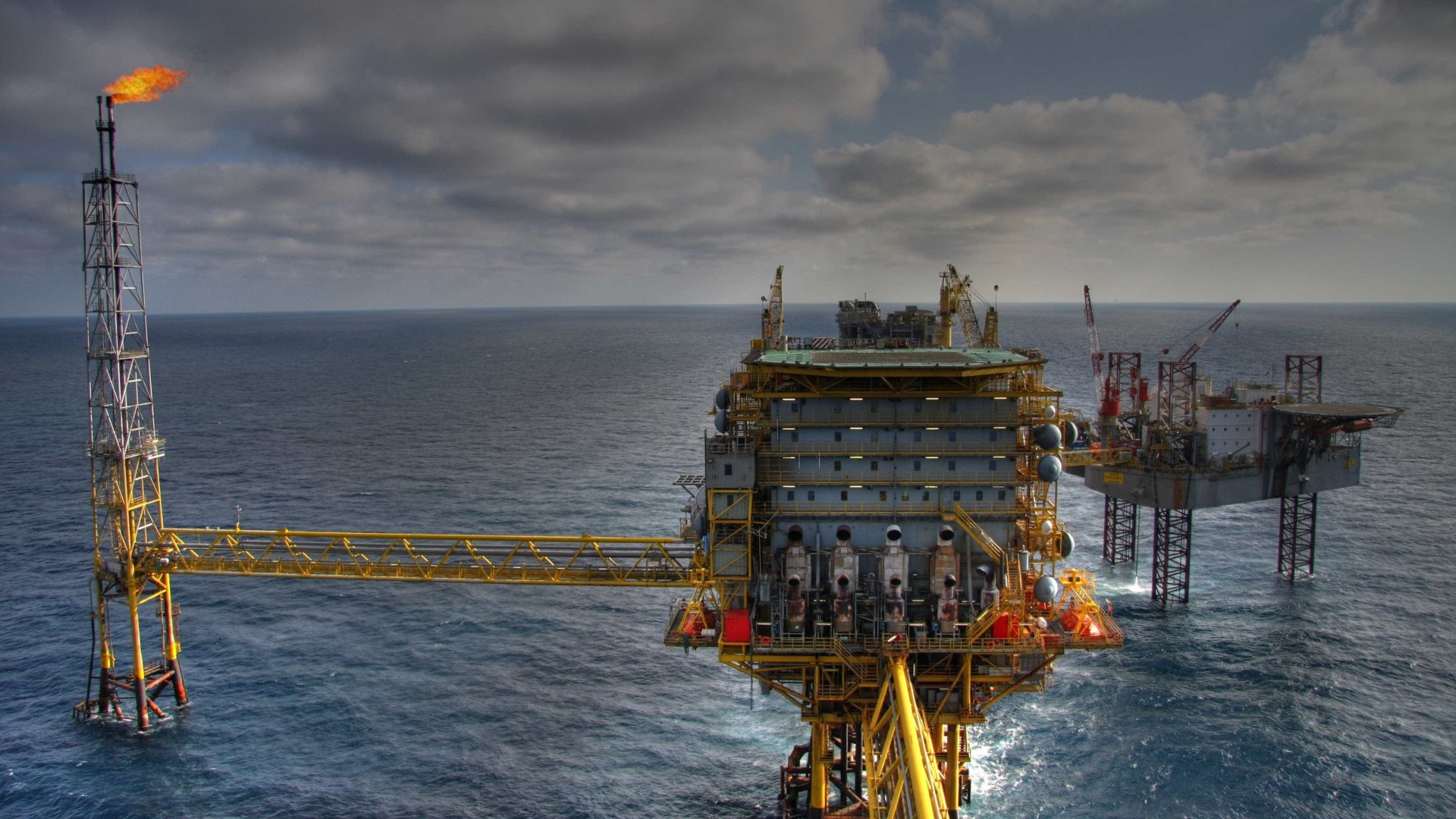 AIE eleva projeção de petróleo, mas alerta para situação dos EUA