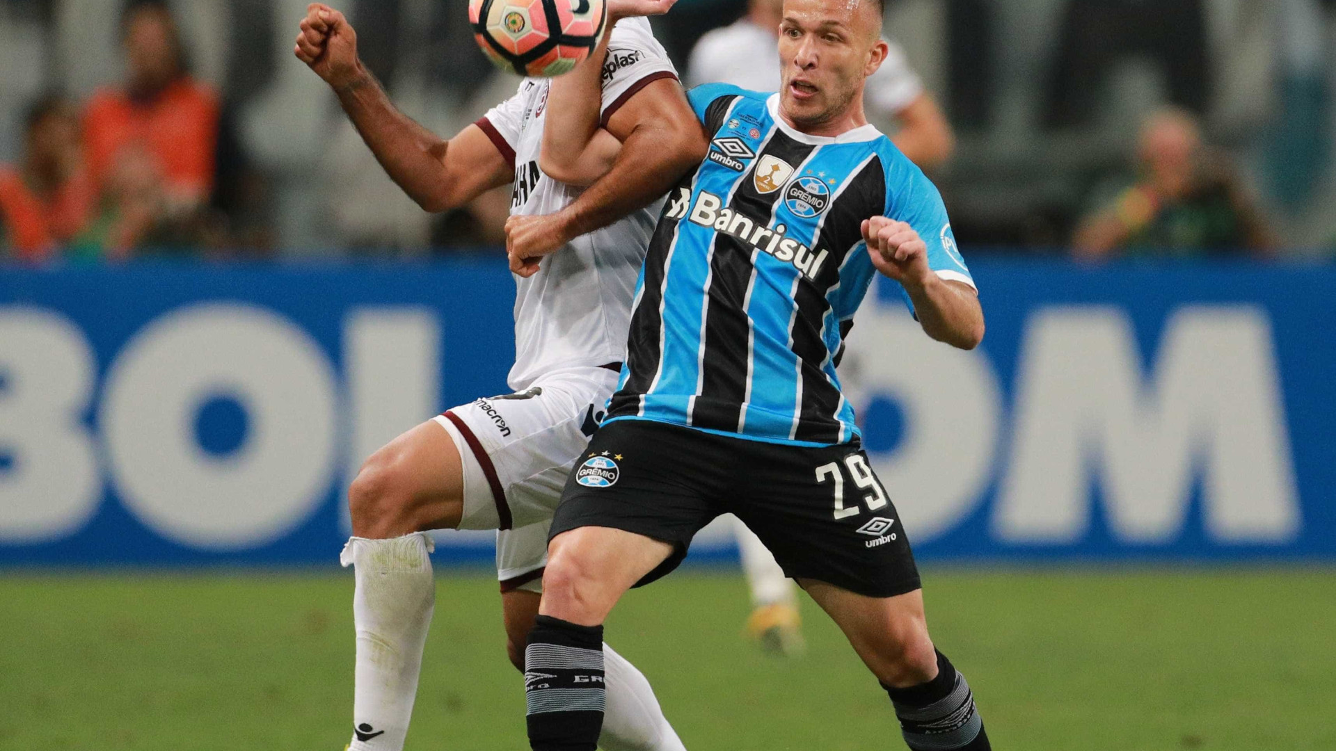 Barça se acerta com Arthur e planeja nova reunião com o Grêmio