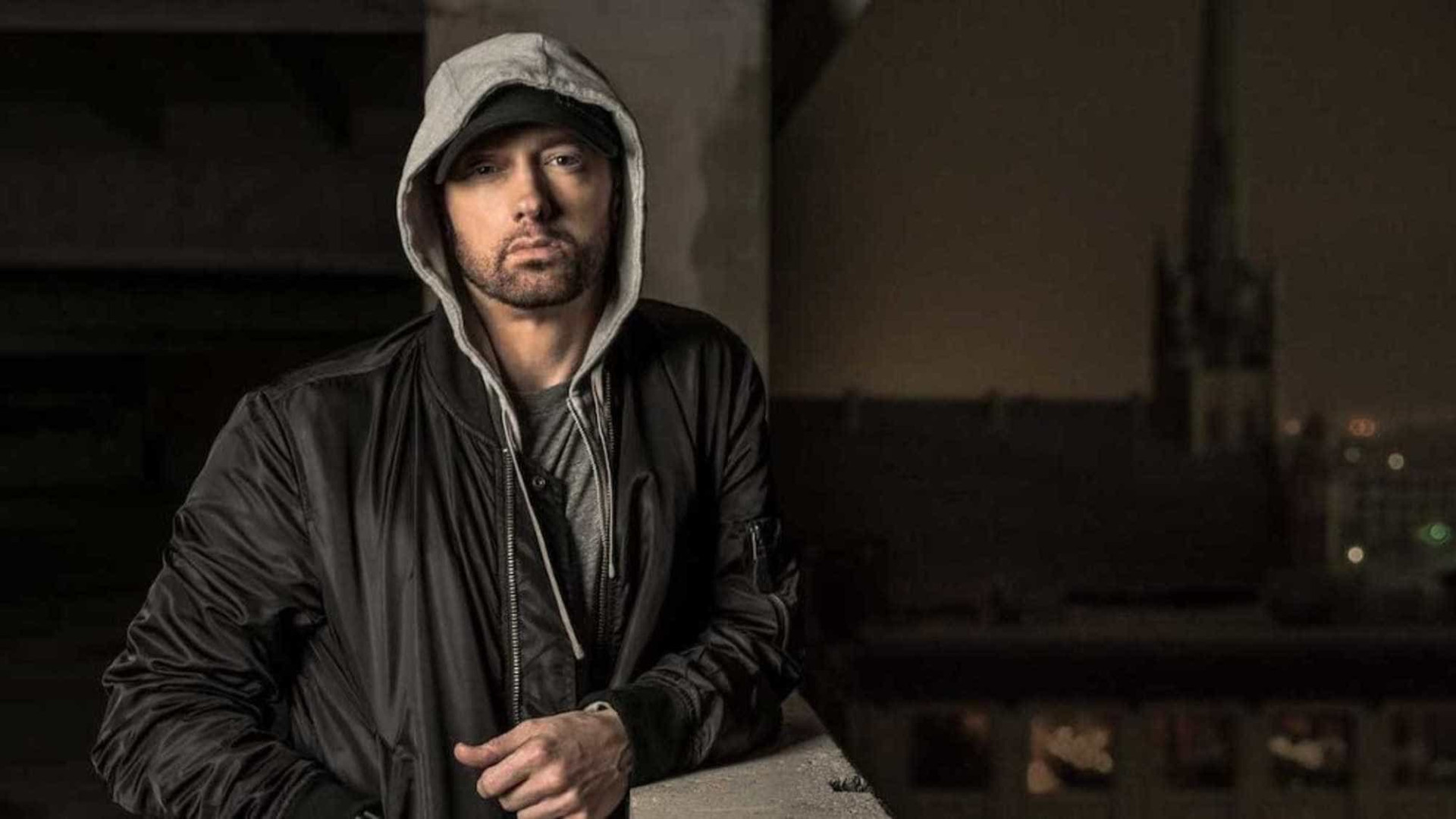 Ed Sheeran aparece como nunca antes em clipe de Eminem; assista
