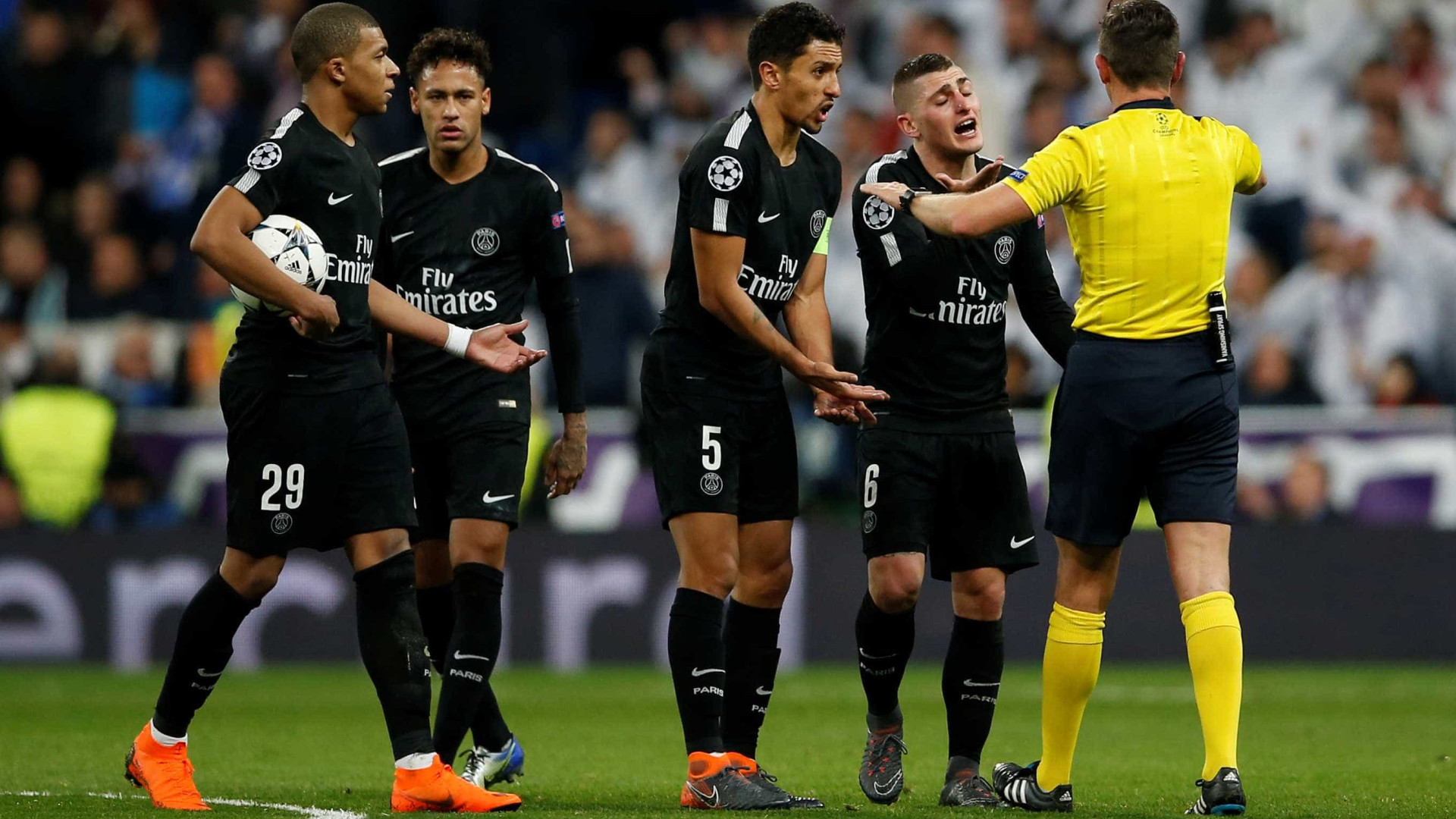 Presidente do PSG diz que árbitro é o culpado pela derrota de seu time