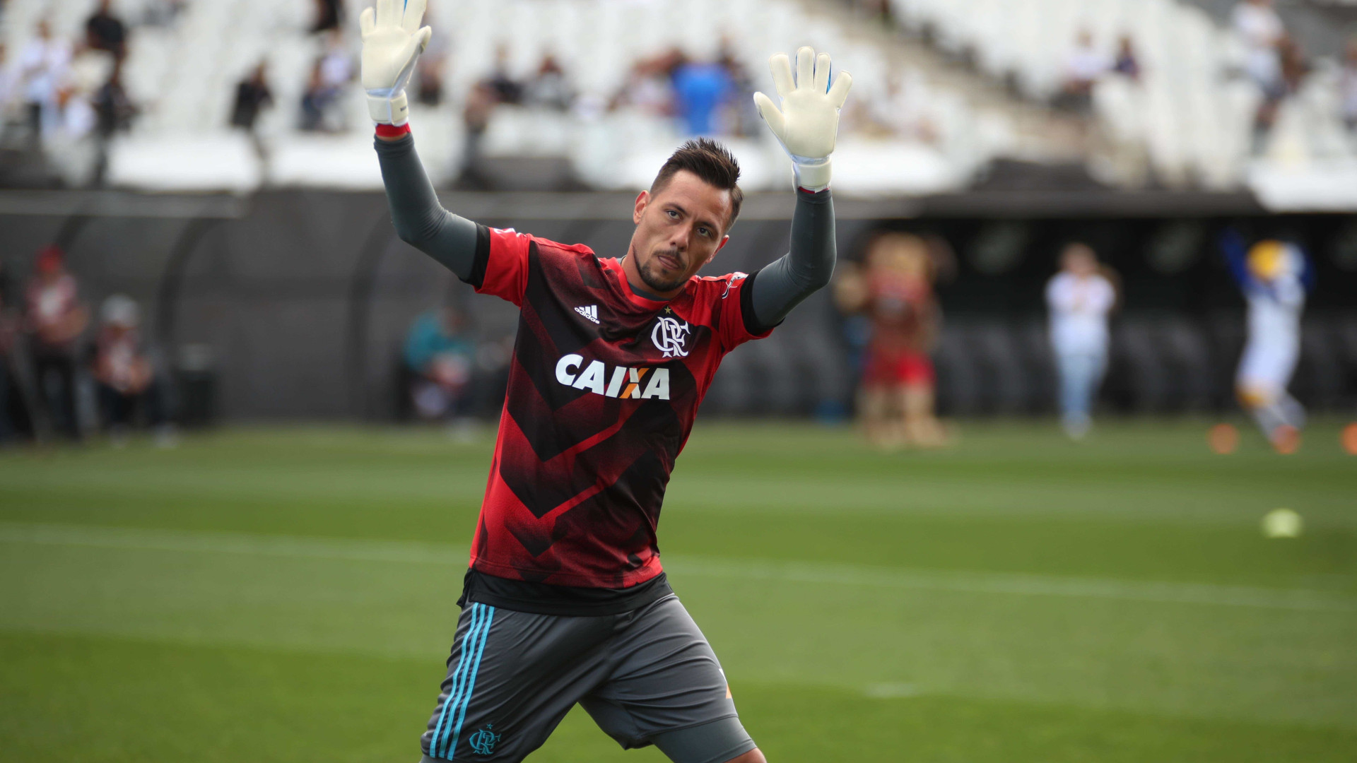 Flamengo tenta manter embalo contra o lanterna