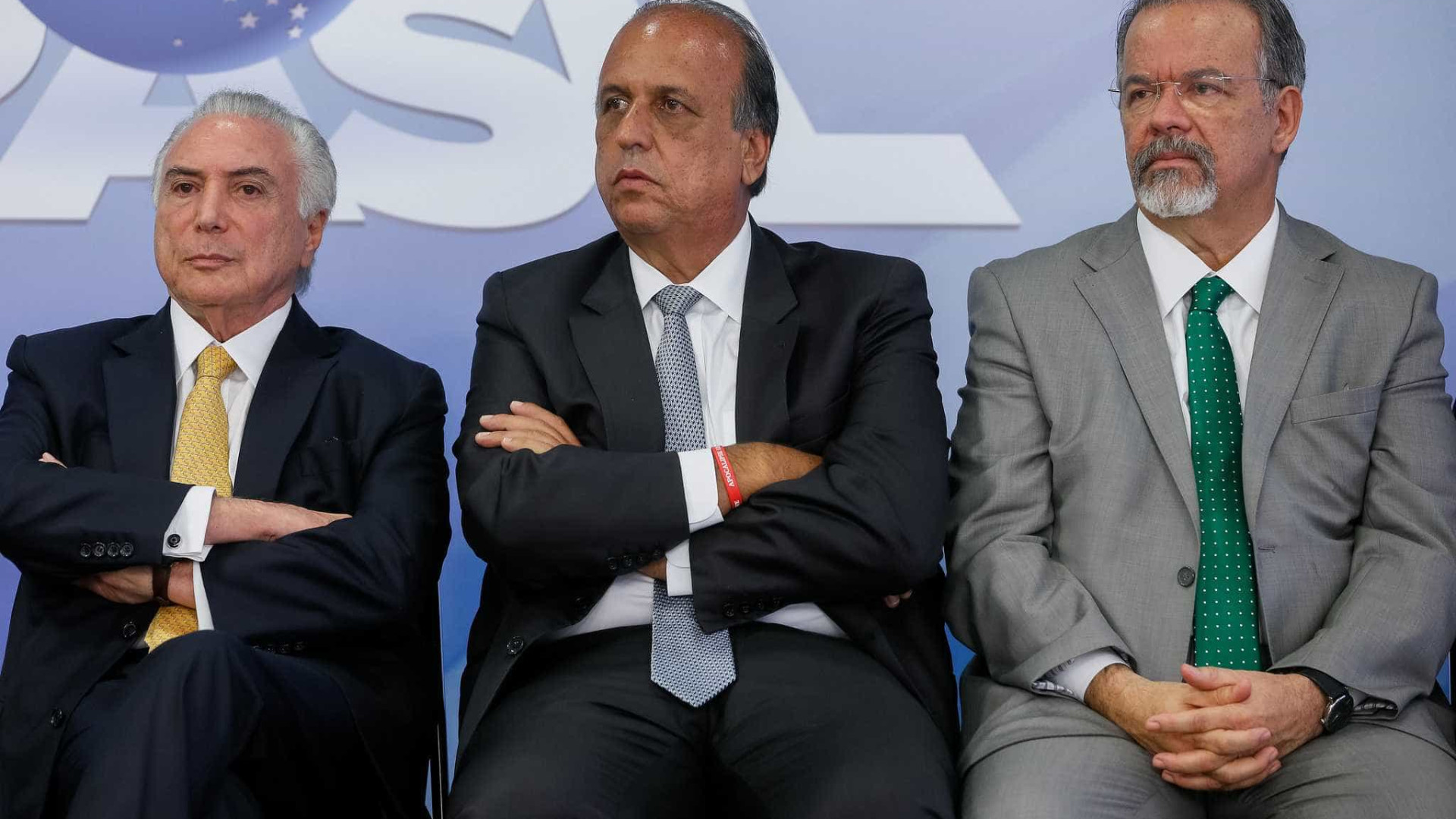 Temer se reúne com Pezão e general no RJ para tratar intervenção