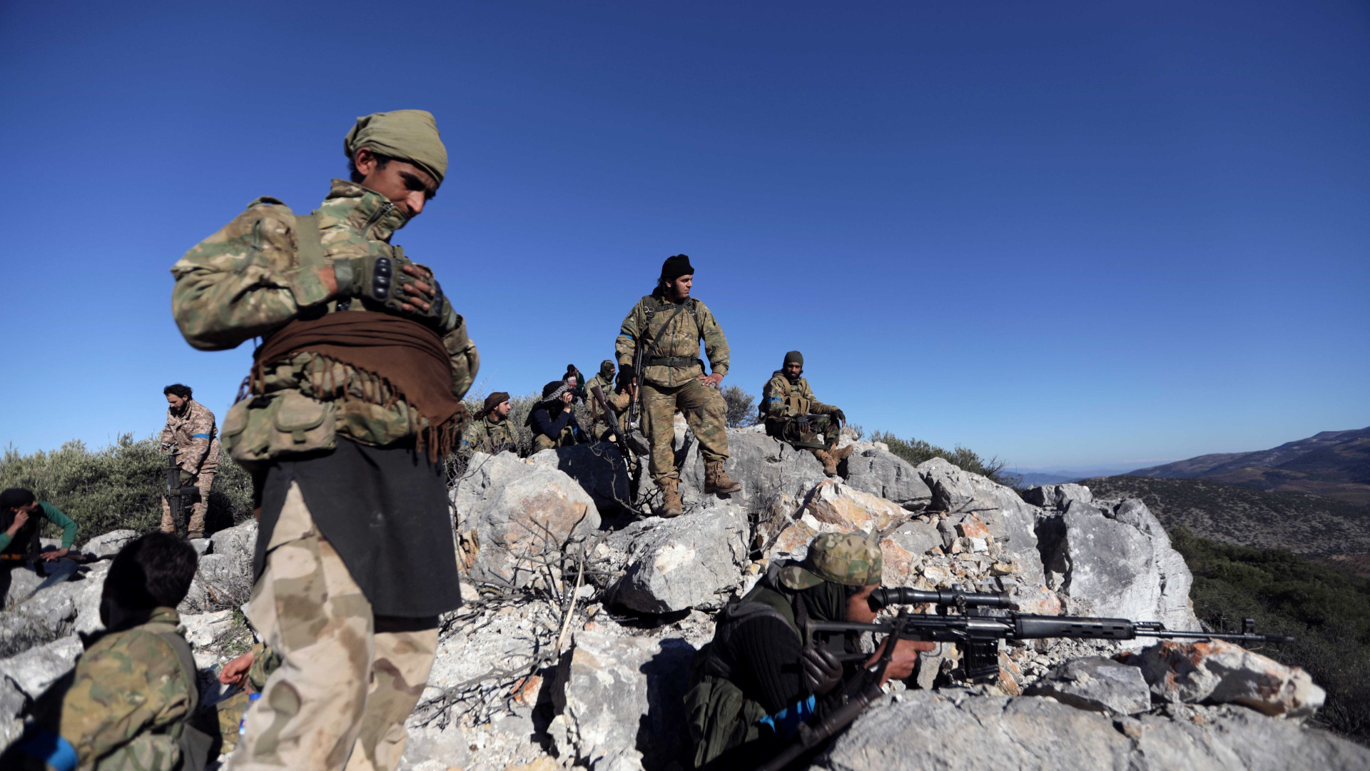 Bombardeios matam 71 perto de Damasco, diz observatório