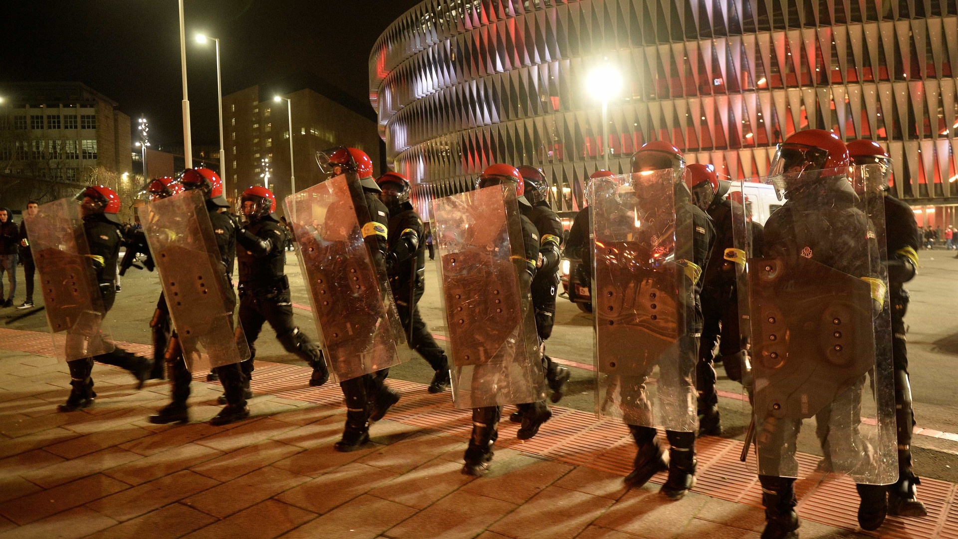 Policial morre em confronto com torcedores do Spartak na Espanha