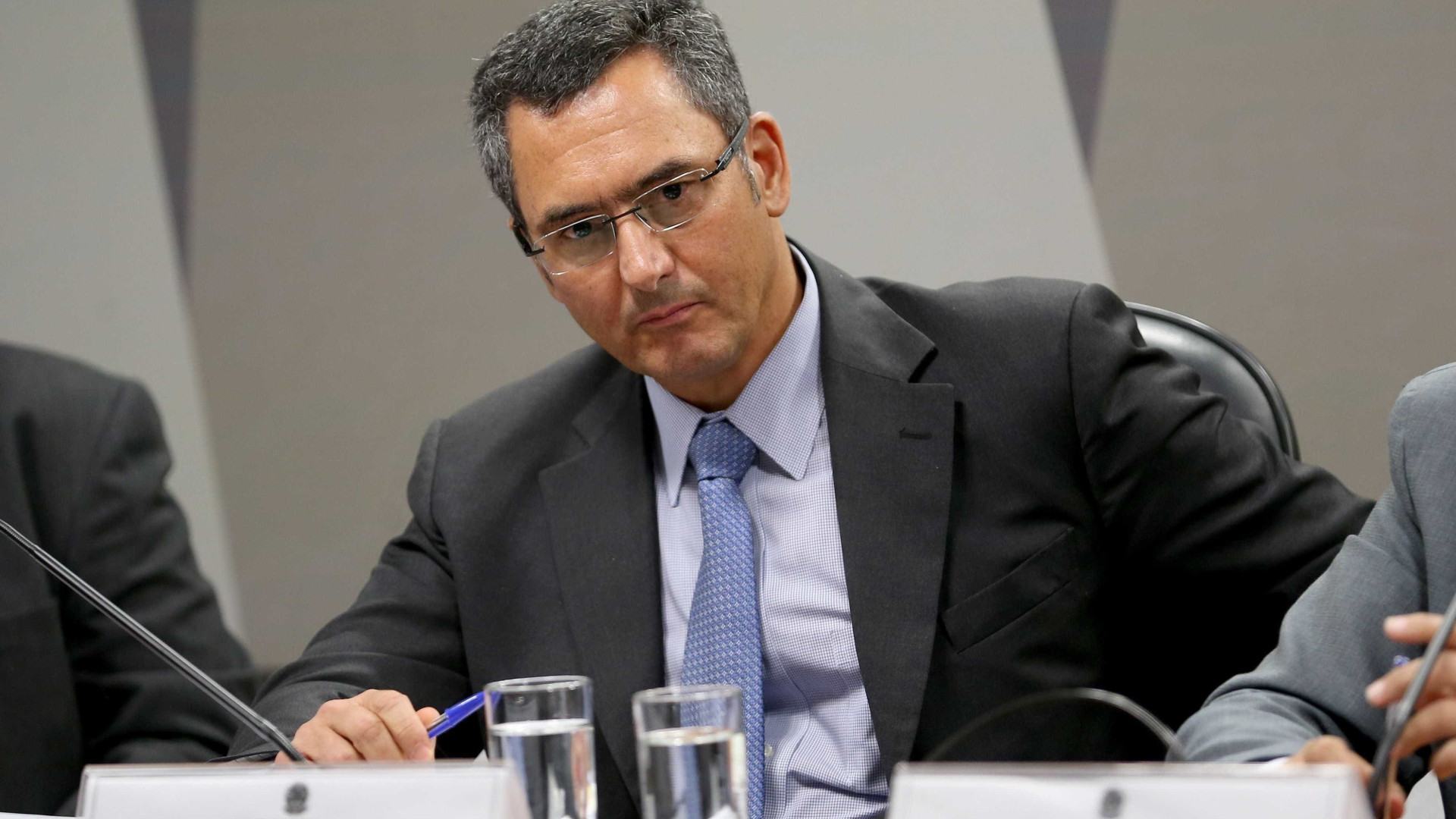 Projetos que elevam rombo do governo ganham prioridade no Congresso