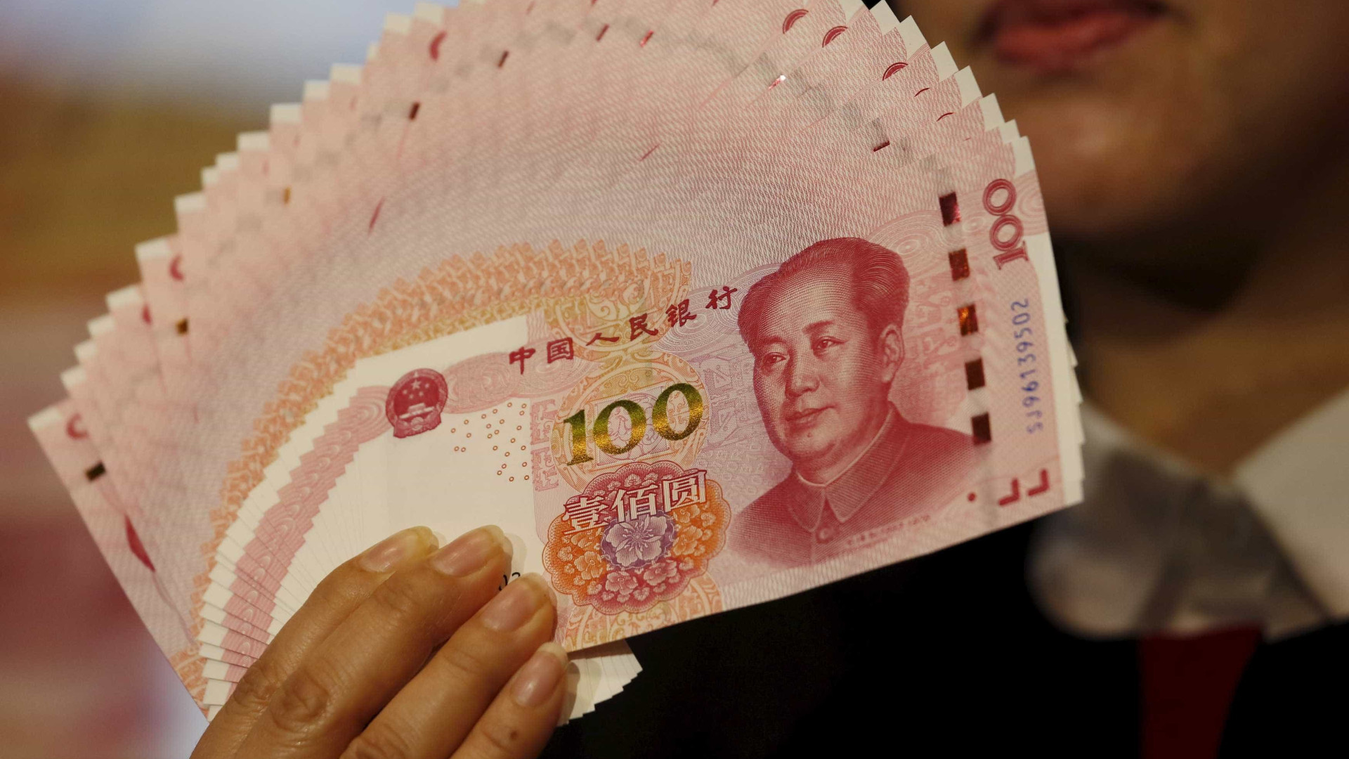 China pode usar moeda e atrair empresas americanas para retaliar EUA