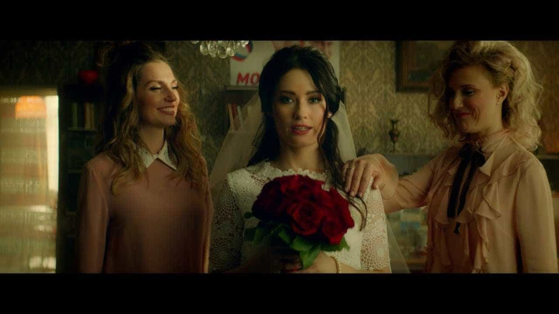 Putin vira noivo desejado em clipe sensual de grupo pop