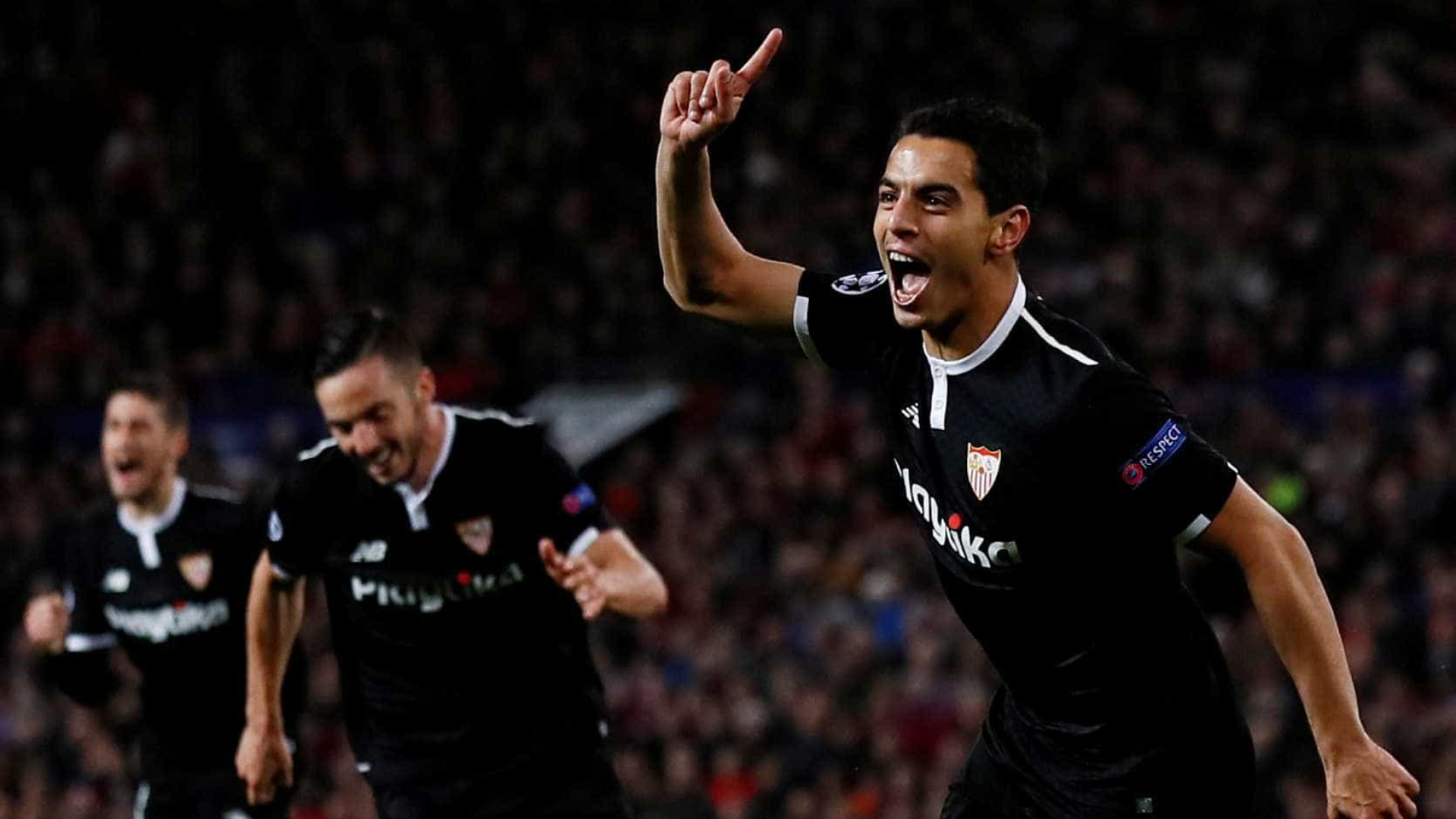 Sevilla vence fora e tira o Manchester United da Liga dos Campeões