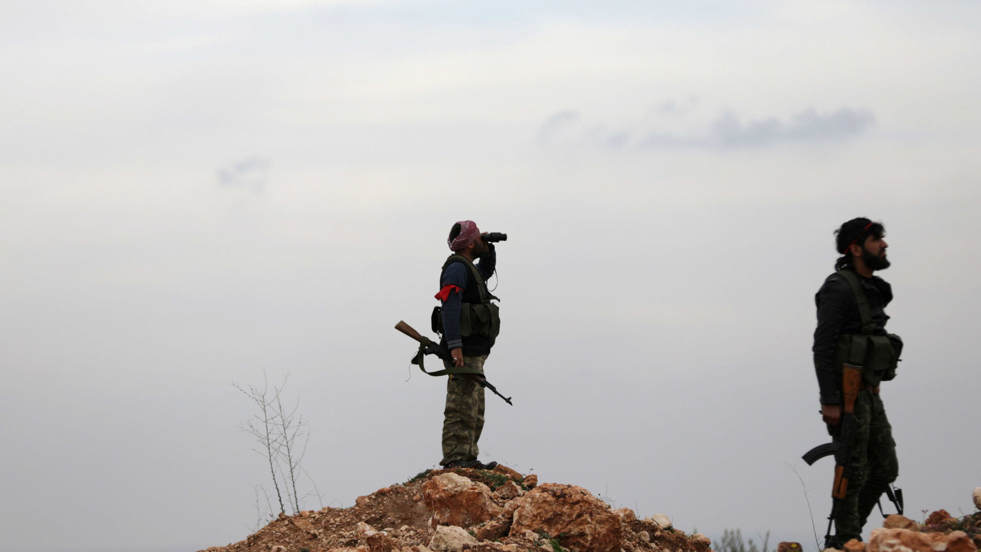 Curdos relatam bombardeio do exército turco em bairros residenciais