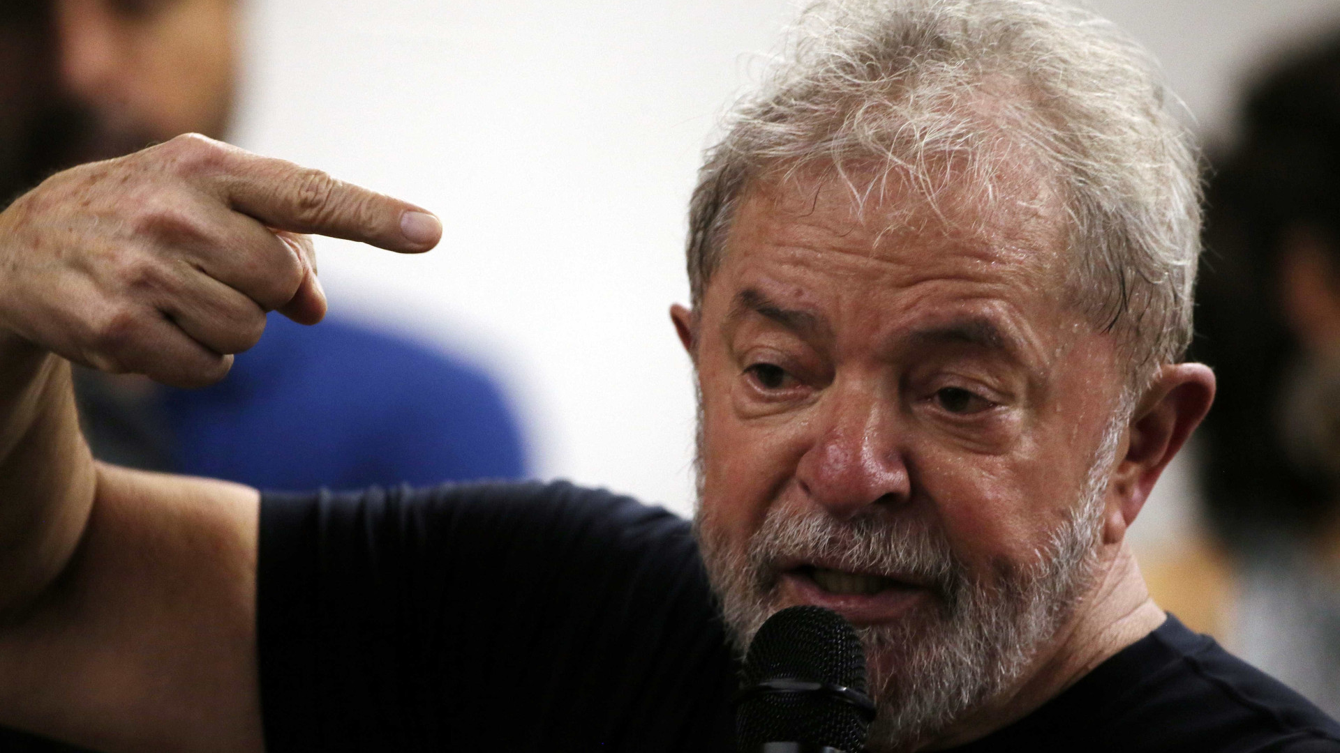 Lula diz que pode ser 'o 1º preso político do país no século 21'