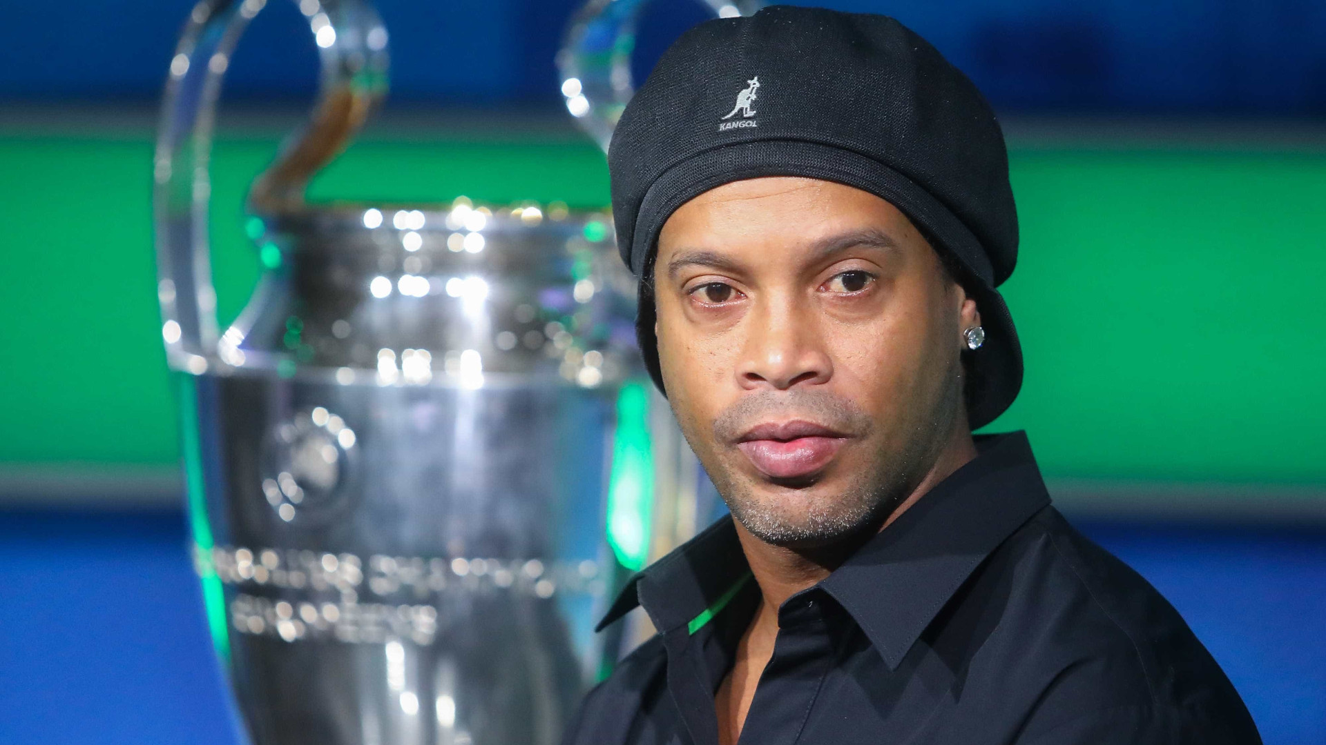 Ronaldinho Gaúcho se filia ao PRB, partido ligado à Igreja Universal