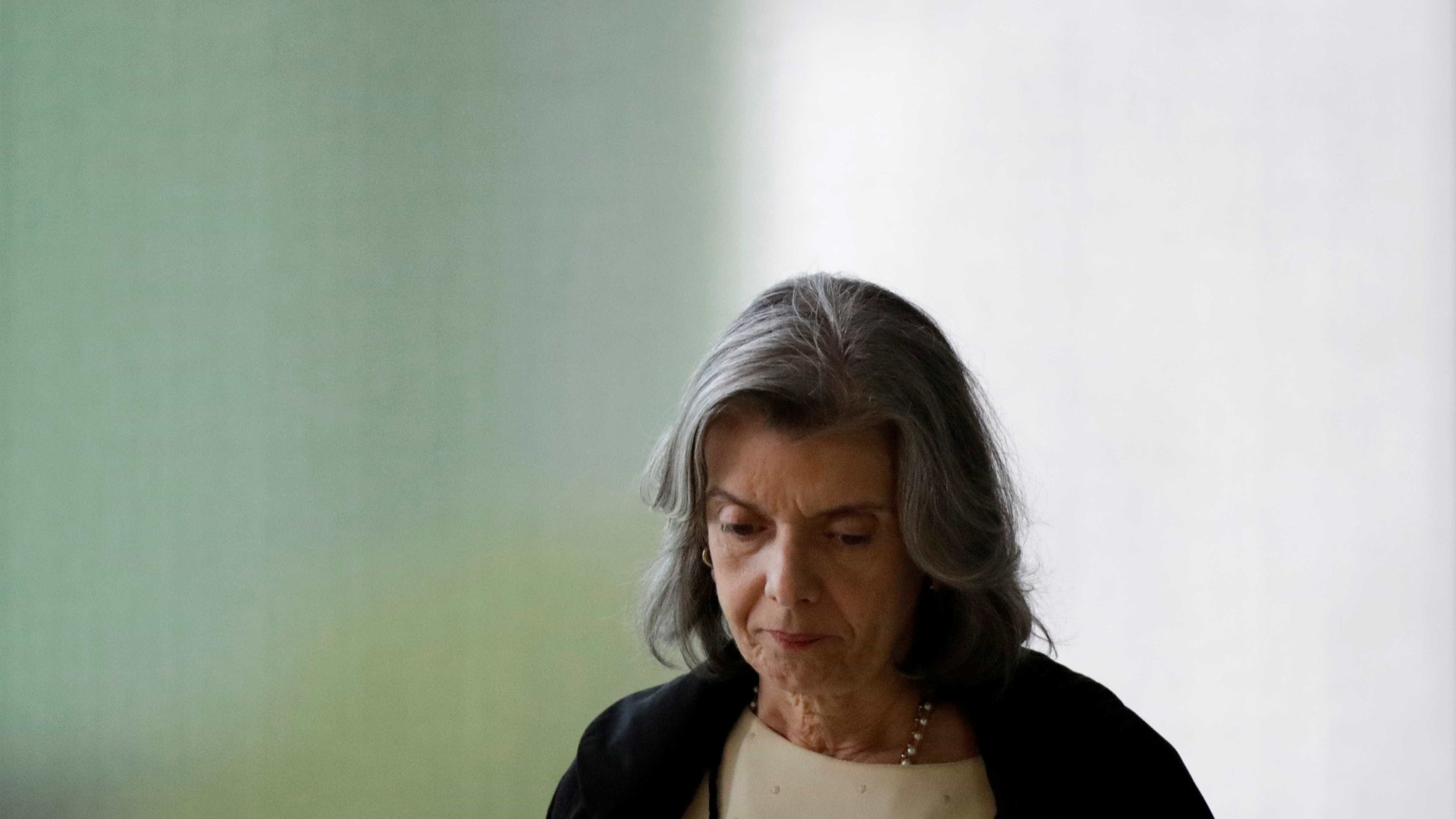 Cámen Lúcia lamenta reajuste salarial do STF: 'Sacrifício é de todos'