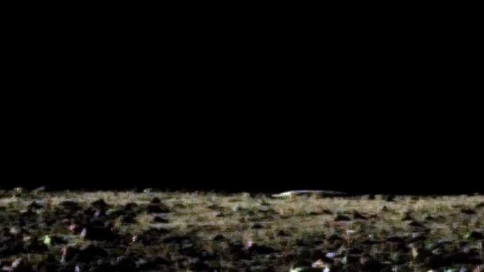 Sonda chinesa captura supostos OVNIs perto da Lua; vídeo