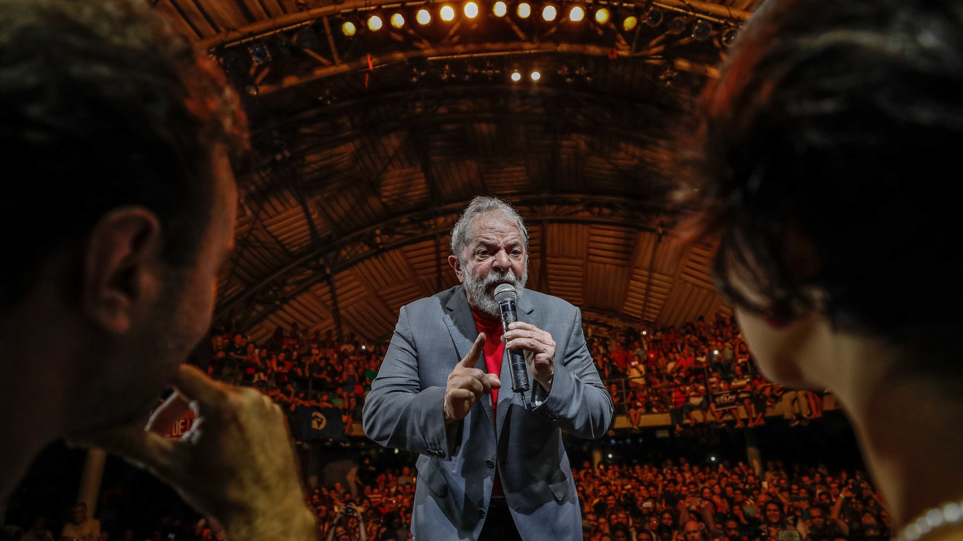 Preso há um mês, Lula diz em recado que é 'candidatíssimo'