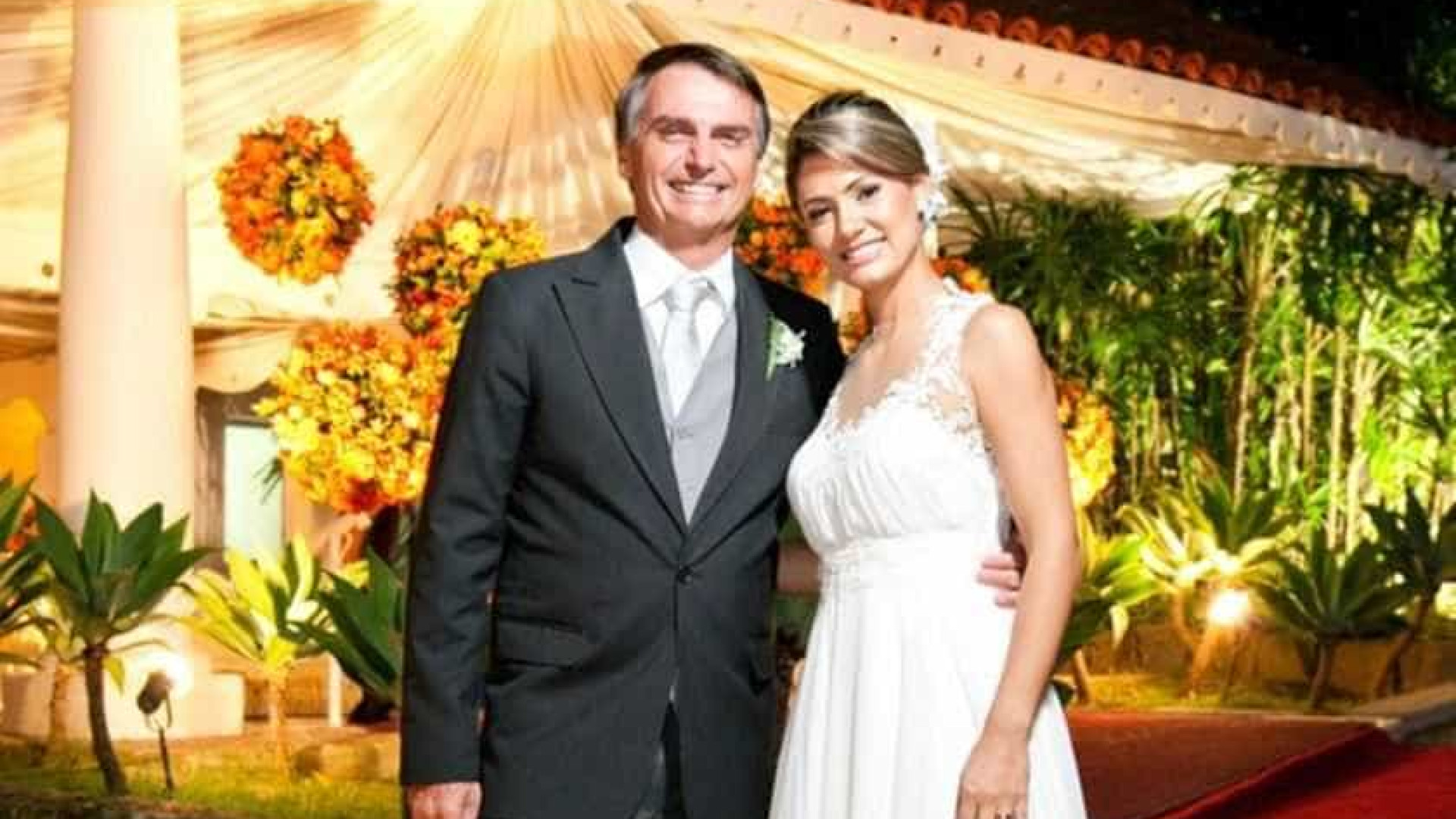 Descubra o estilo de Michelle de Paula, esposa de Jair Bolsonaro