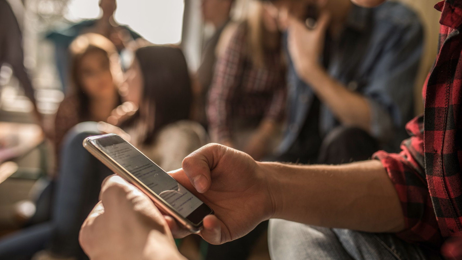 Redes sociais 'são cocaína comportamental', dizem ex-especialistas