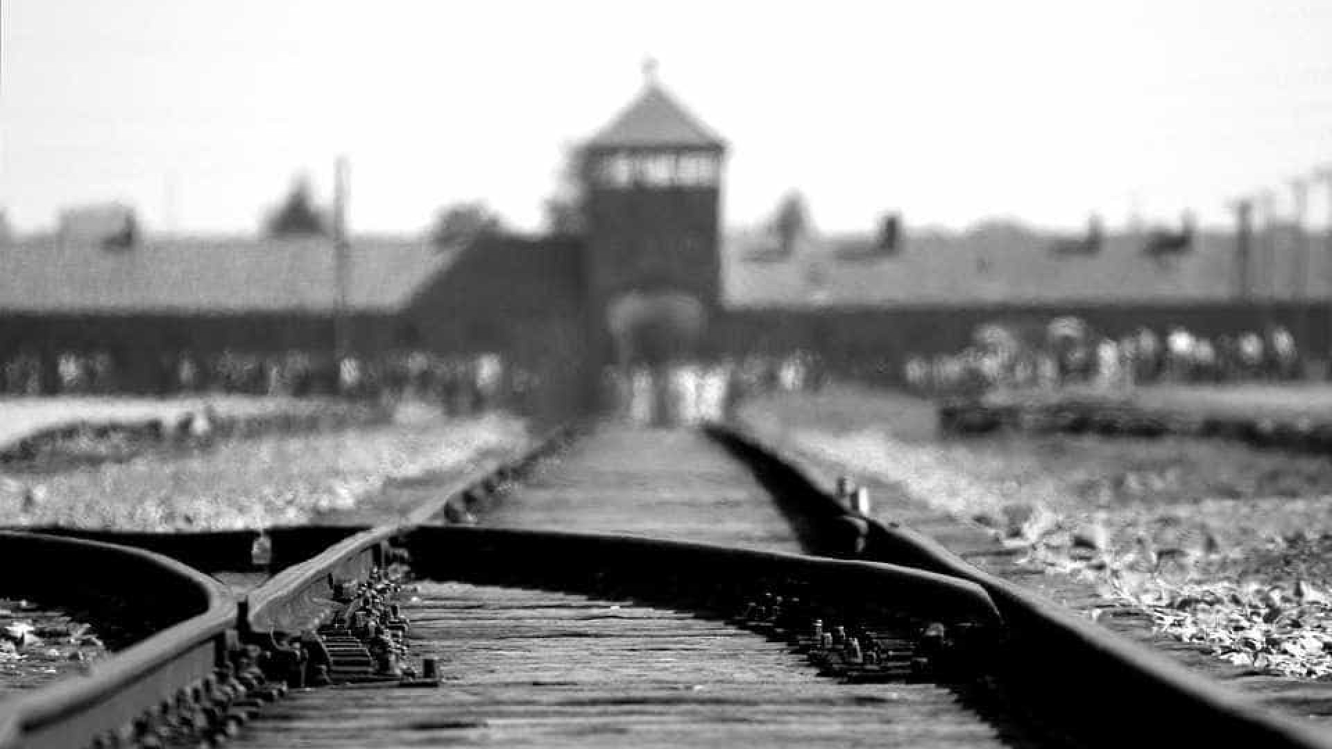 Ex-guarda de Auschwitz é acusado de ajudar em 13 mil mortes