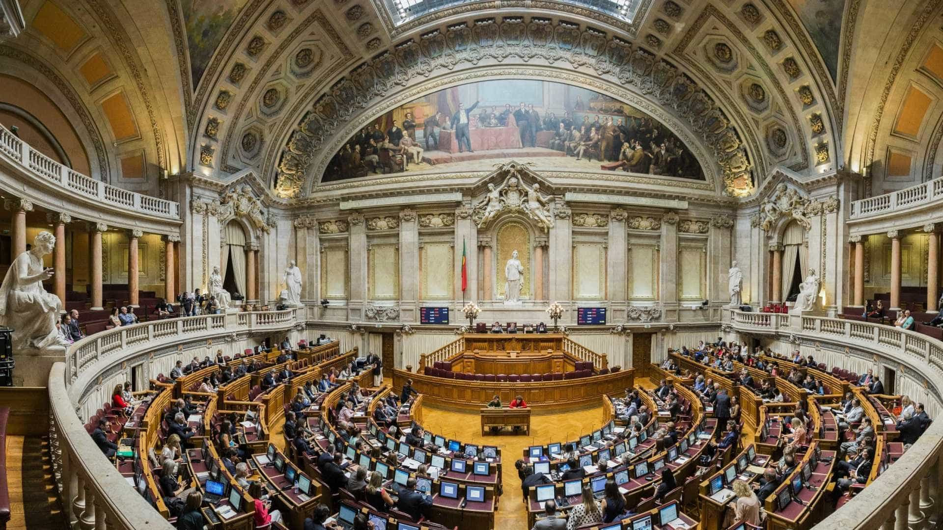 Portugal aprova mudança de gênero para jovens a partir dos 16 anos