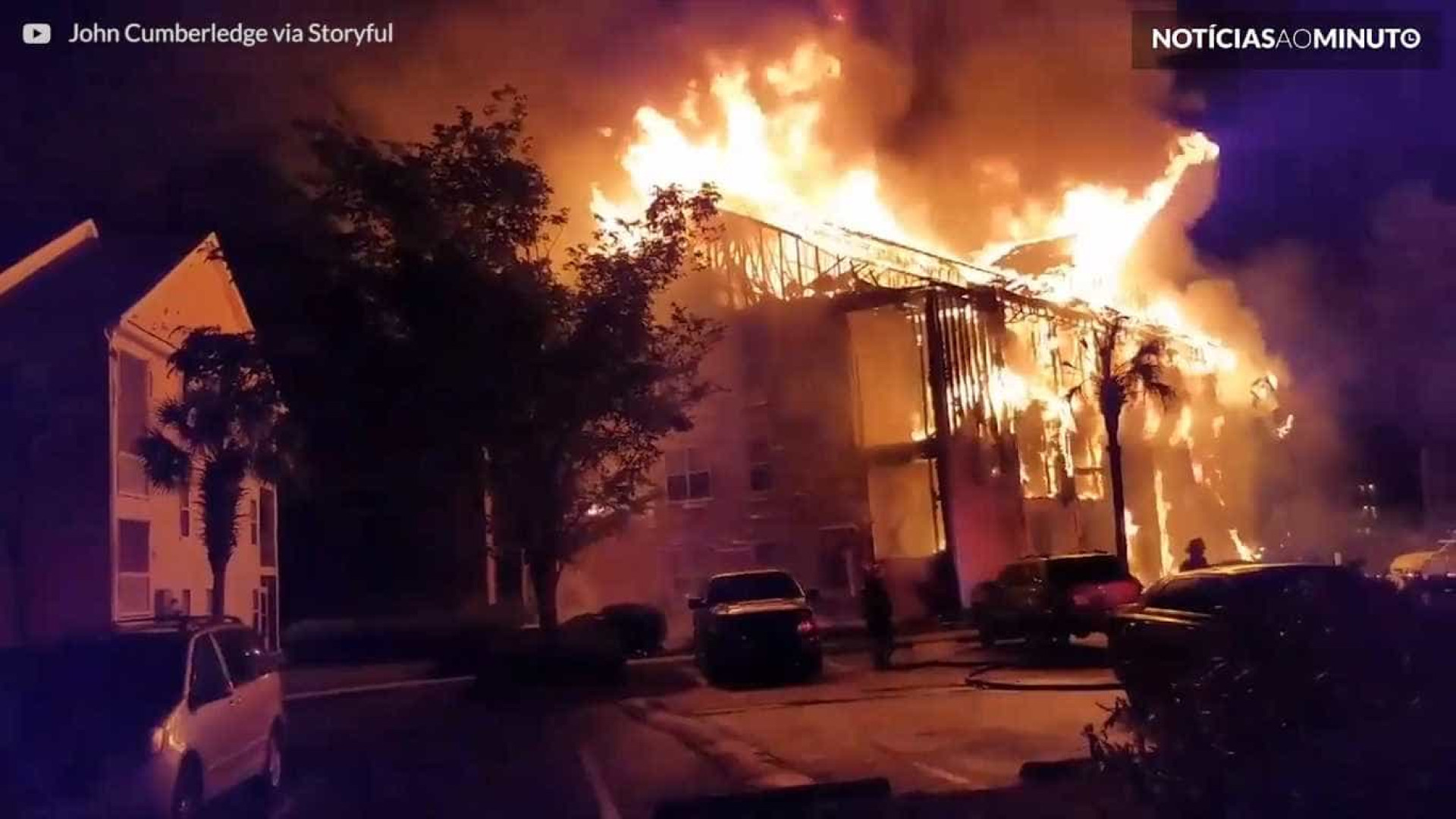 Incêndio na Carolina do Sul destrói edifício; vídeo