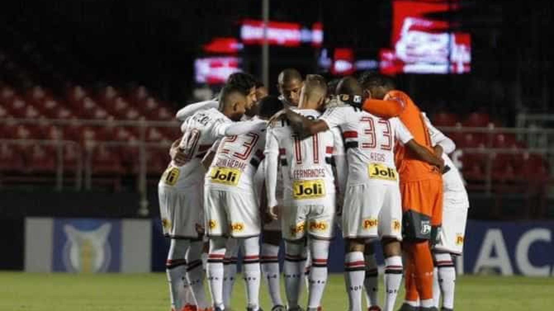 Com time misto, São Paulo bate Paraná na estreia do Brasileiro